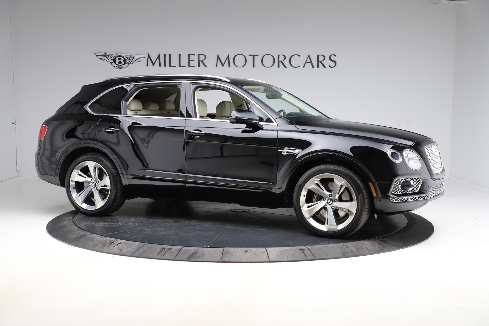 Used 2018 Bentley Bentayga W12 Signature | St. Petersburg, FL