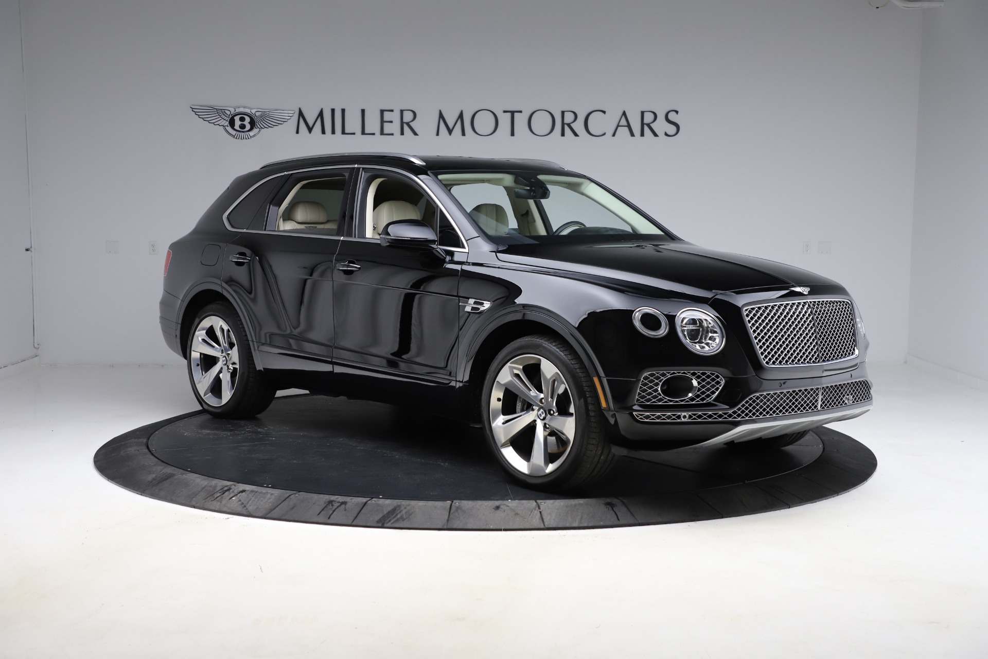 Used 2018 Bentley Bentayga W12 Signature | St. Petersburg, FL