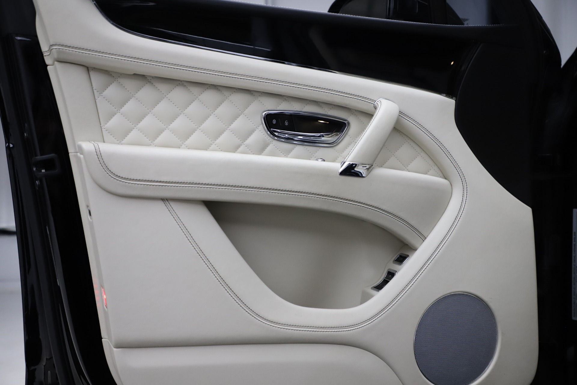 Used 2018 Bentley Bentayga W12 Signature | St. Petersburg, FL