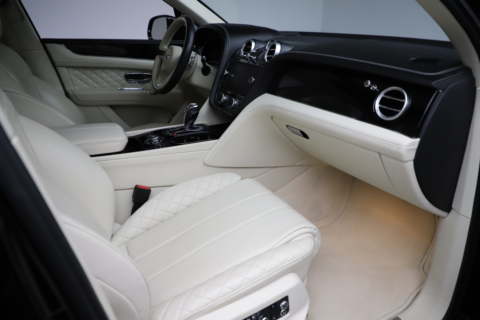 Used 2018 Bentley Bentayga W12 Signature | St. Petersburg, FL