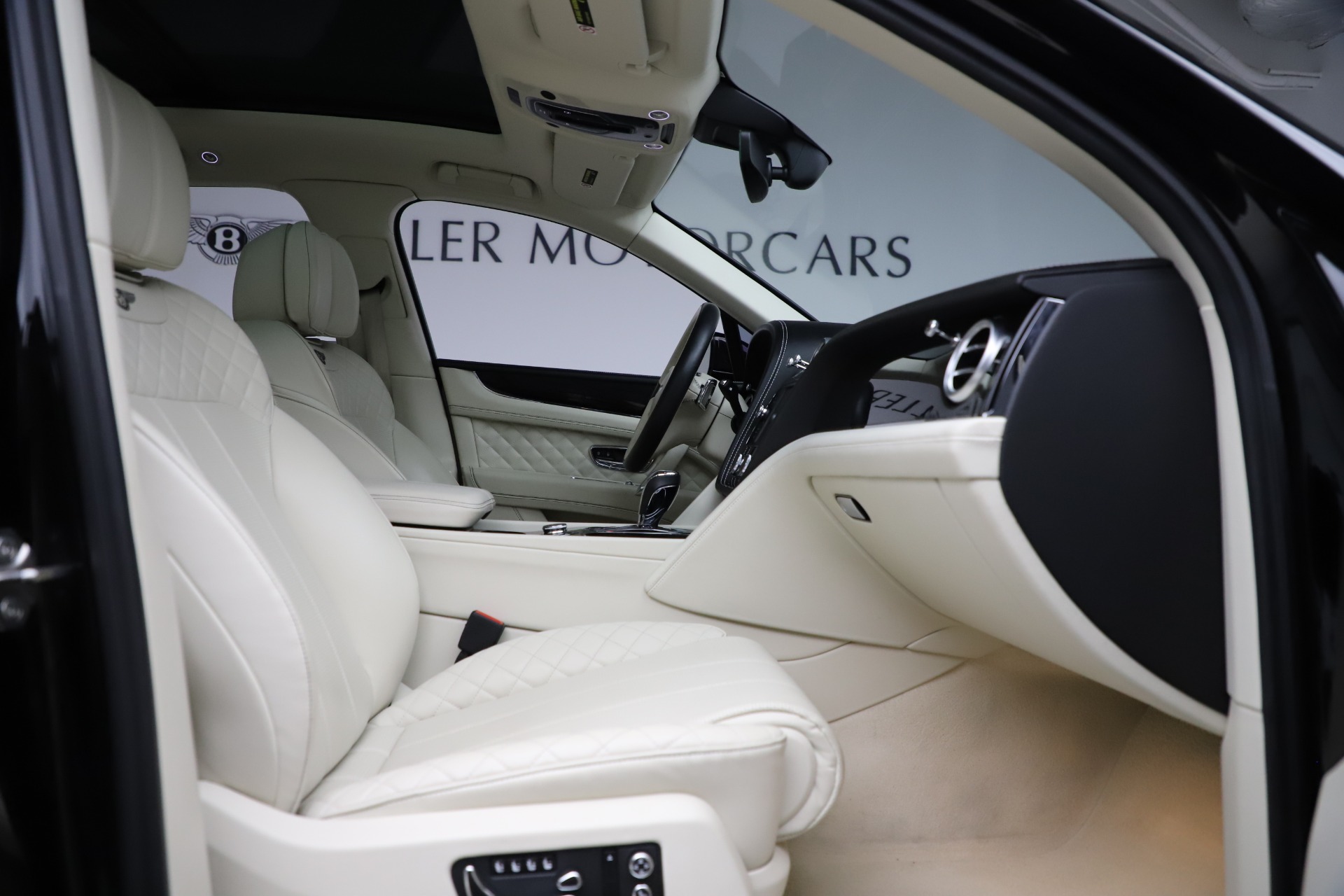 Used 2018 Bentley Bentayga W12 Signature | St. Petersburg, FL
