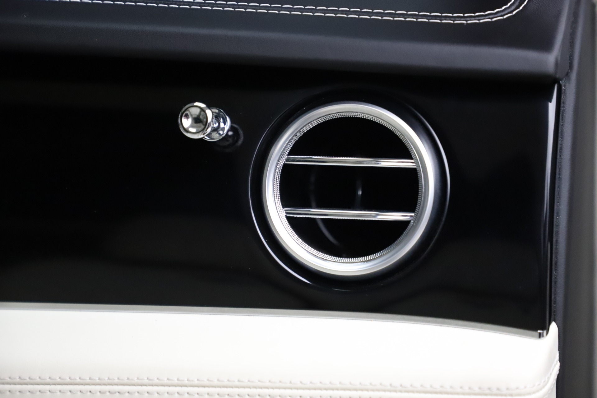 Used 2018 Bentley Bentayga W12 Signature | St. Petersburg, FL
