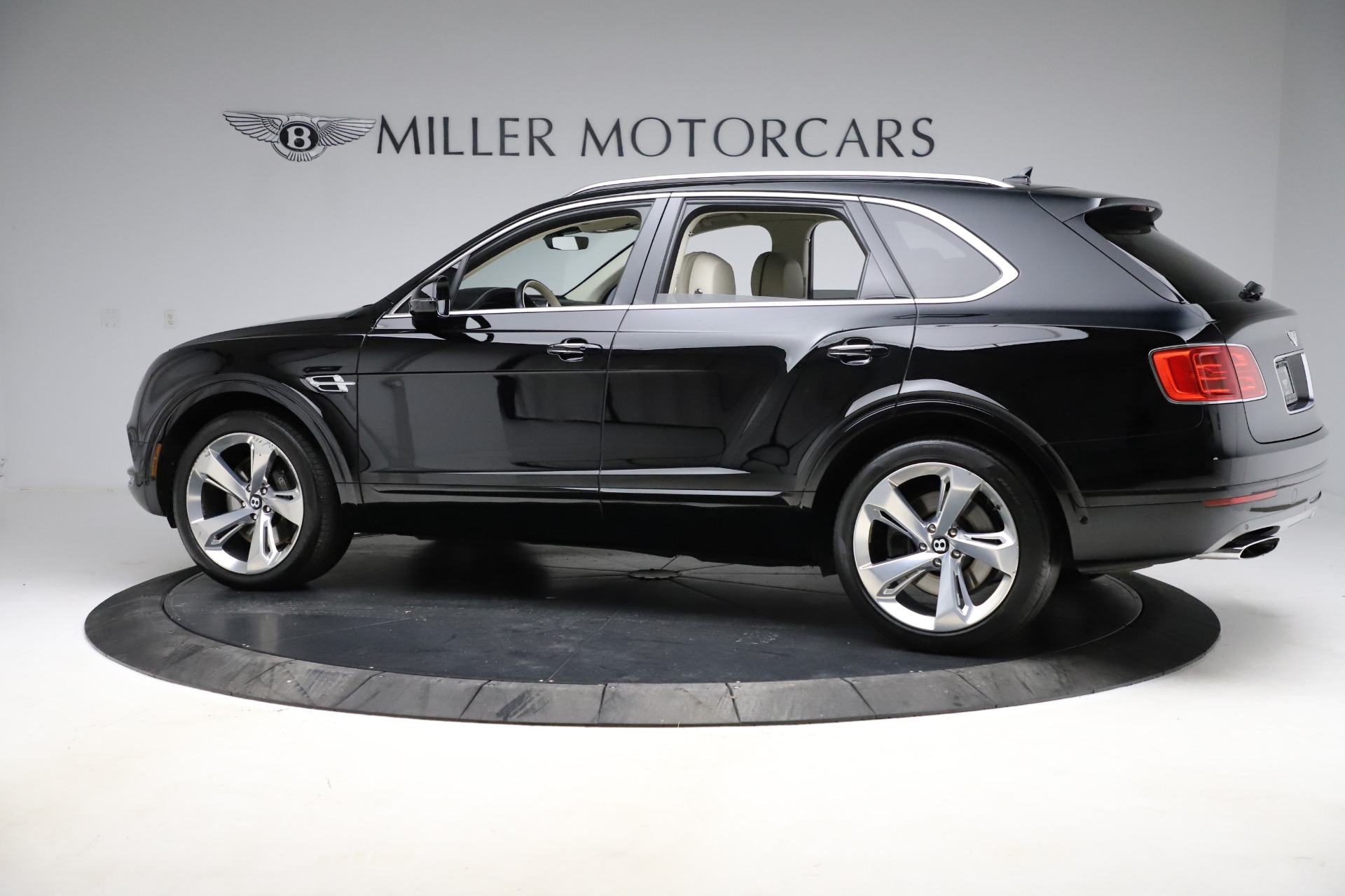 Used 2018 Bentley Bentayga W12 Signature | St. Petersburg, FL