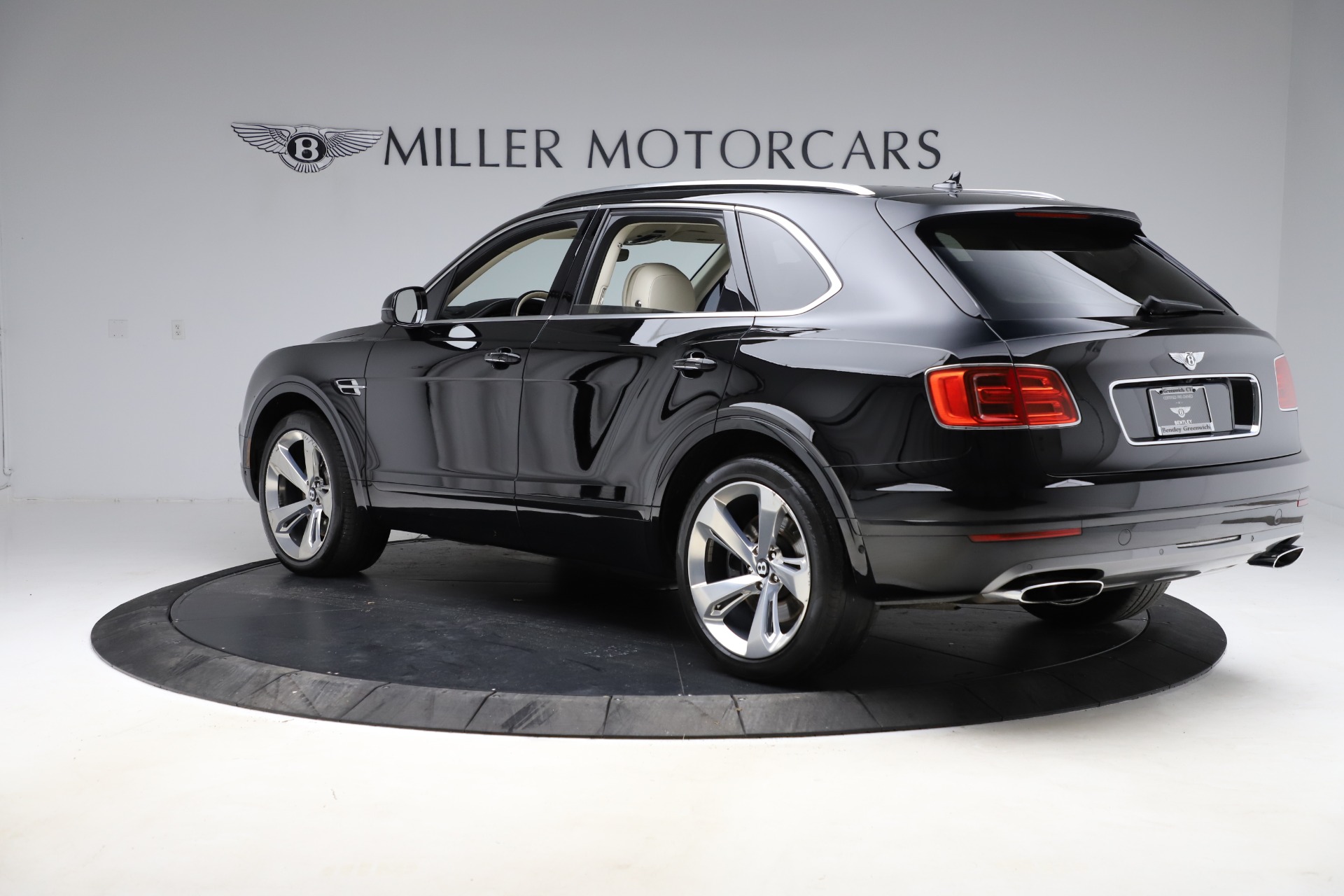 Used 2018 Bentley Bentayga W12 Signature | St. Petersburg, FL