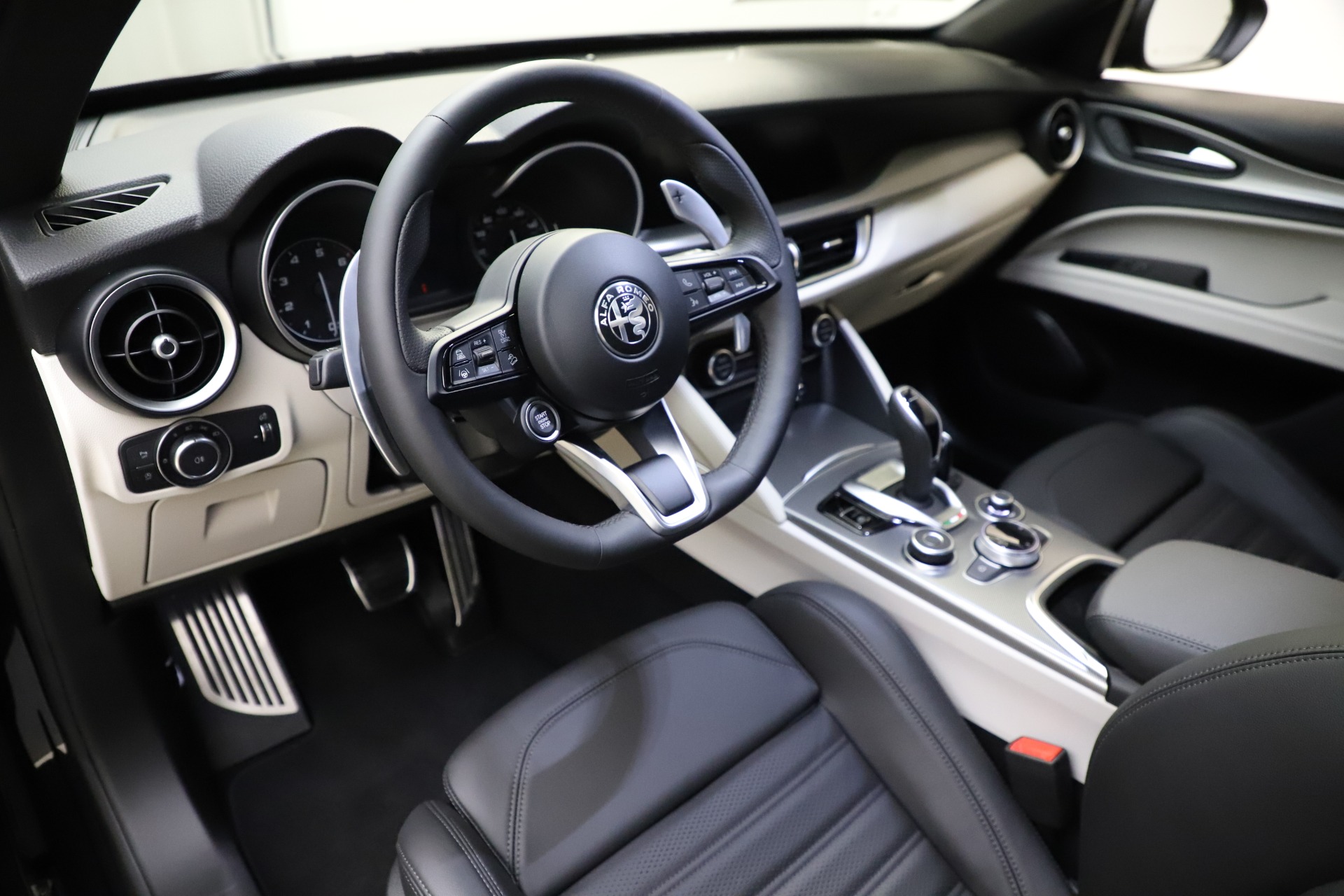 New 2021 Alfa Romeo Stelvio Ti Sport Q4 | St. Petersburg, FL