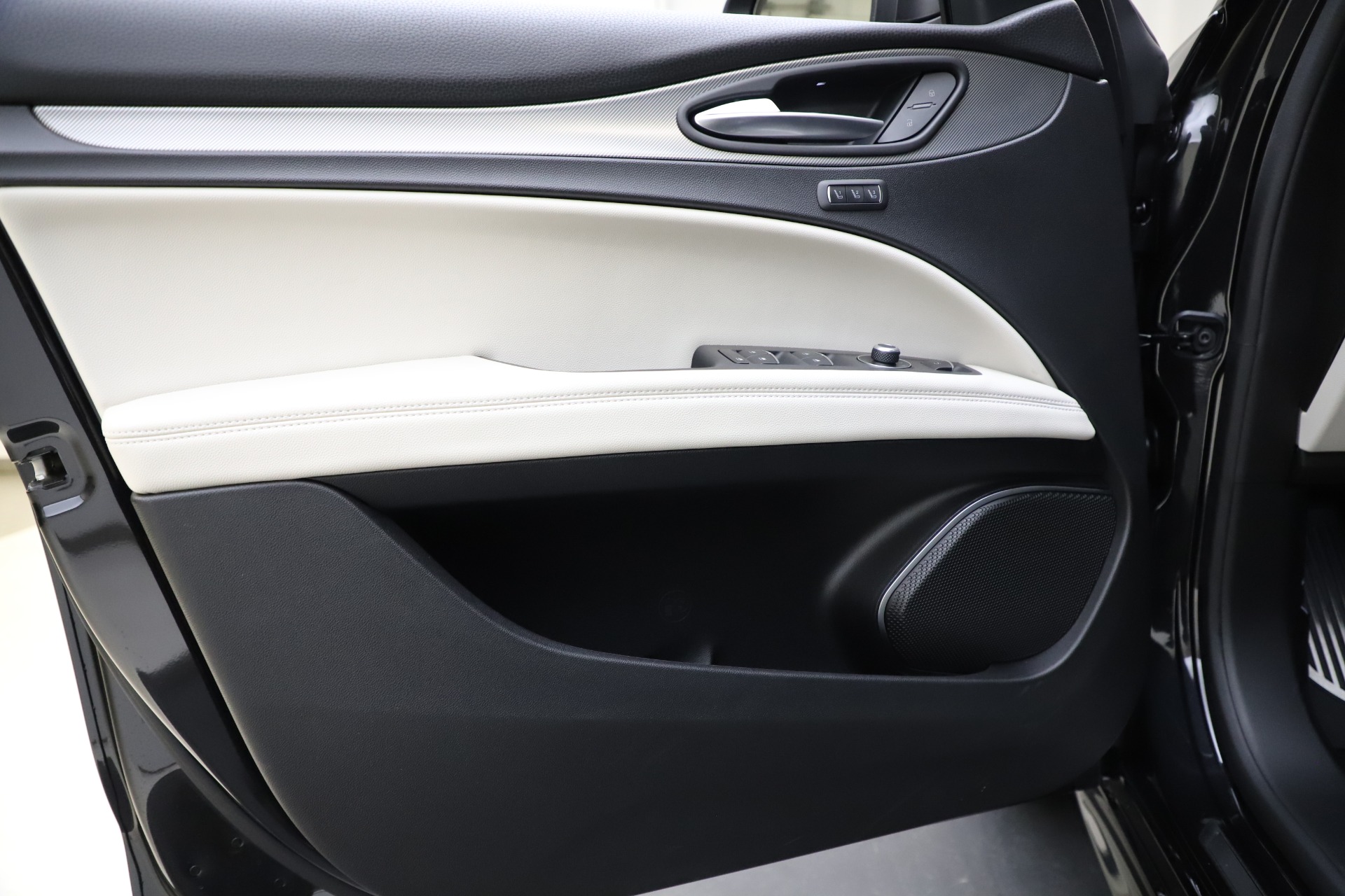 New 2021 Alfa Romeo Stelvio Ti Sport Q4 | St. Petersburg, FL