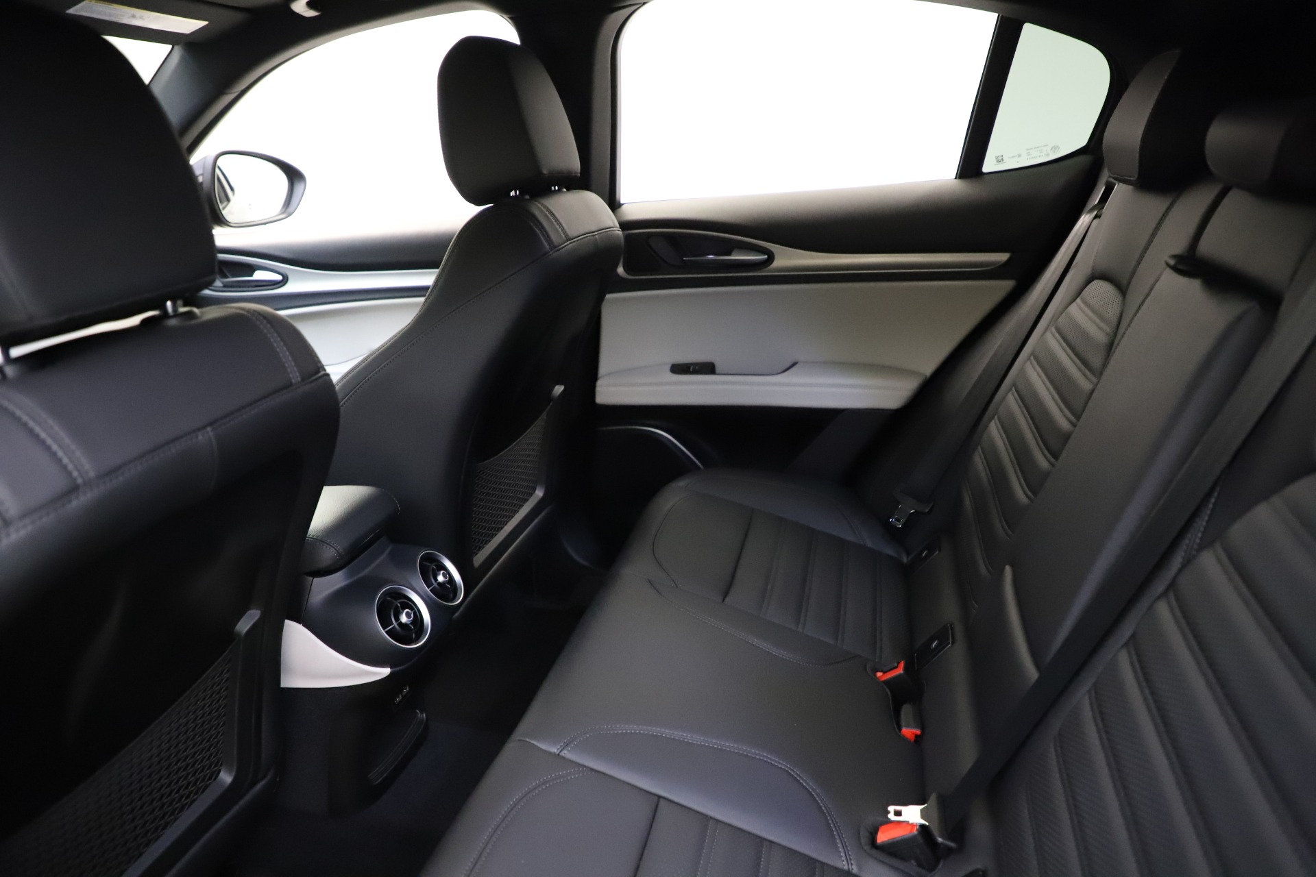 New 2021 Alfa Romeo Stelvio Ti Sport Q4 | St. Petersburg, FL