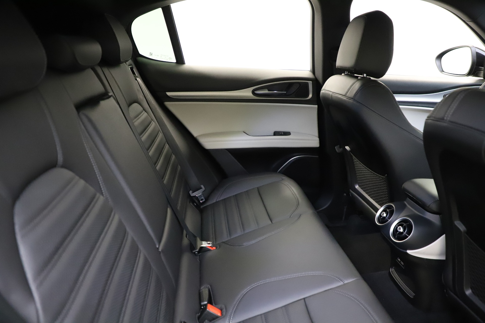 New 2021 Alfa Romeo Stelvio Ti Sport Q4 | St. Petersburg, FL