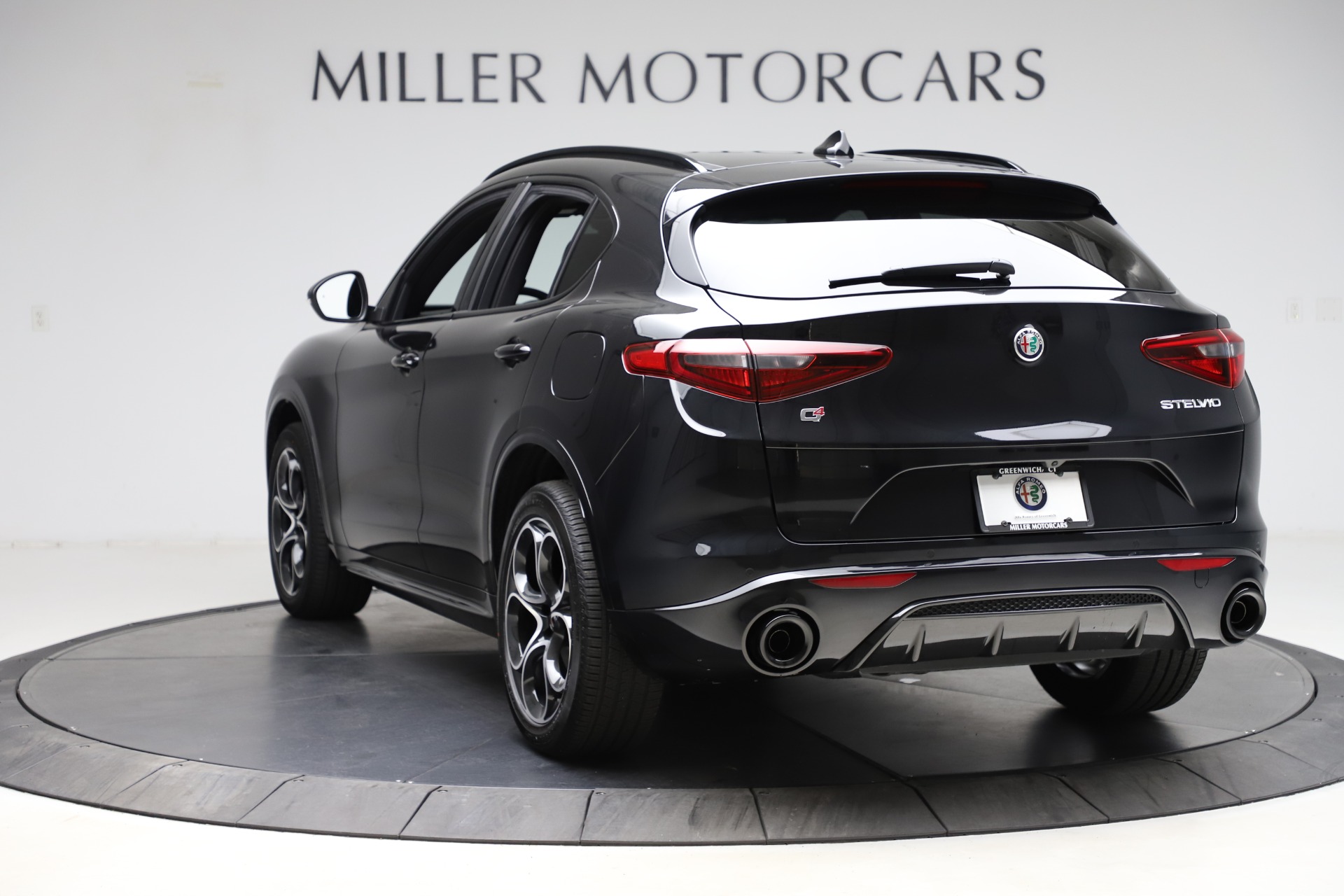 New 2021 Alfa Romeo Stelvio Ti Sport Q4 | St. Petersburg, FL