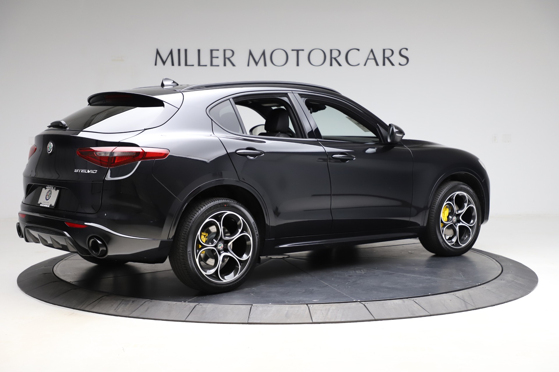 New 2021 Alfa Romeo Stelvio Ti Sport Q4 | St. Petersburg, FL