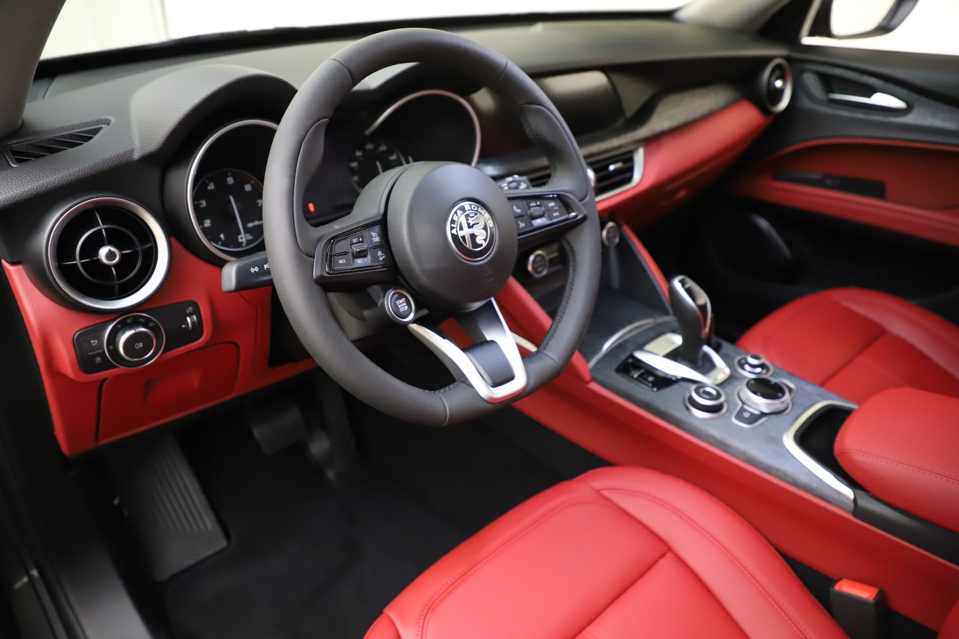 New 2021 Alfa Romeo Stelvio Q4 | St. Petersburg, FL