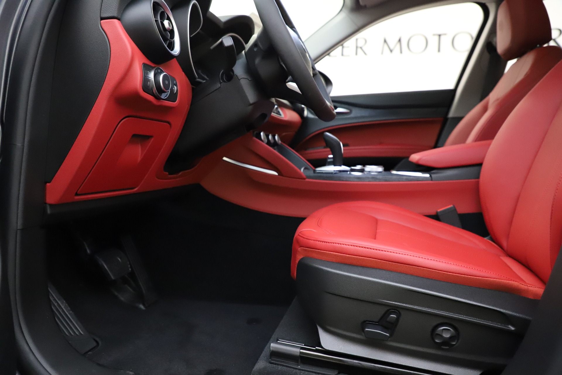 New 2021 Alfa Romeo Stelvio Q4 | St. Petersburg, FL