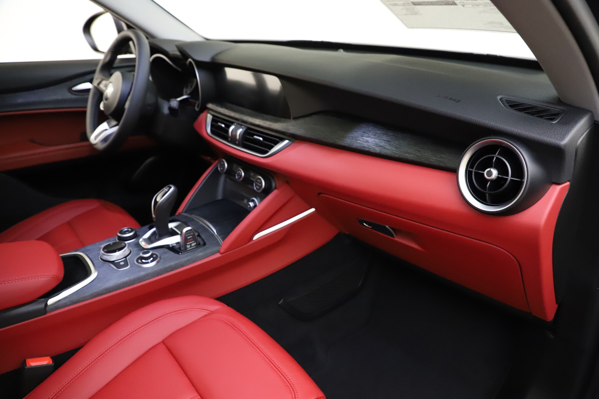 New 2021 Alfa Romeo Stelvio Q4 | St. Petersburg, FL