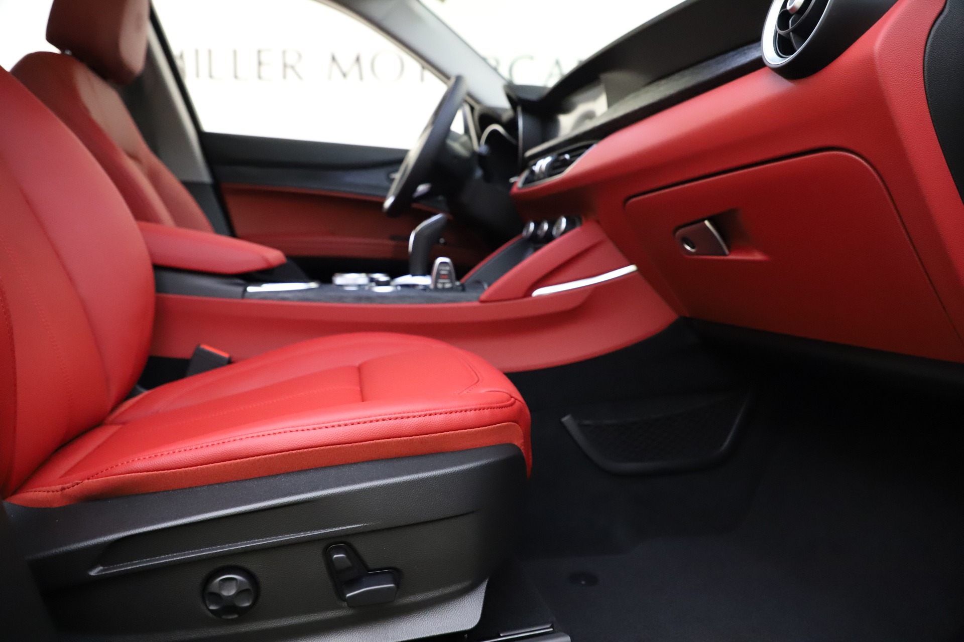 New 2021 Alfa Romeo Stelvio Q4 | St. Petersburg, FL