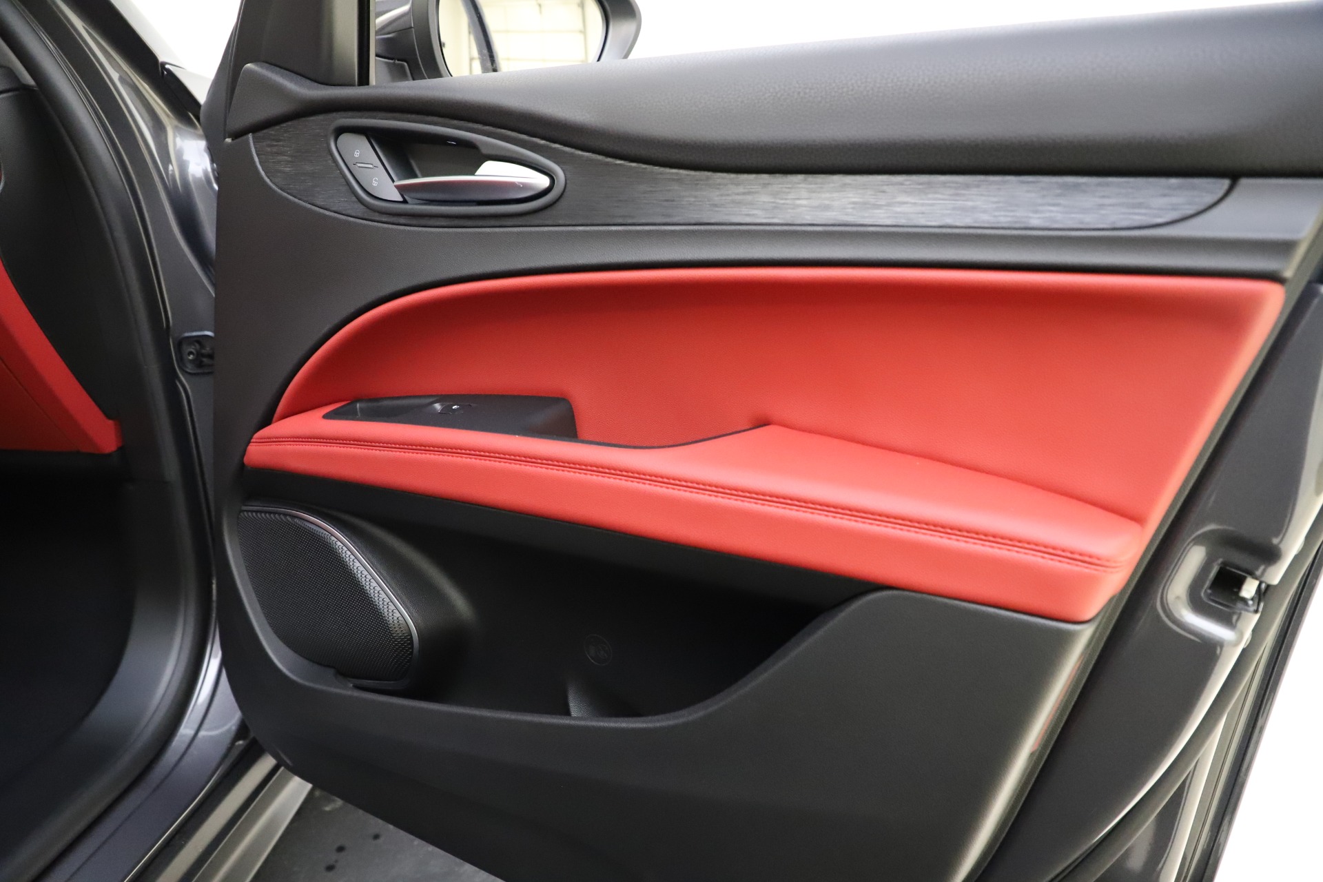 New 2021 Alfa Romeo Stelvio Q4 | St. Petersburg, FL