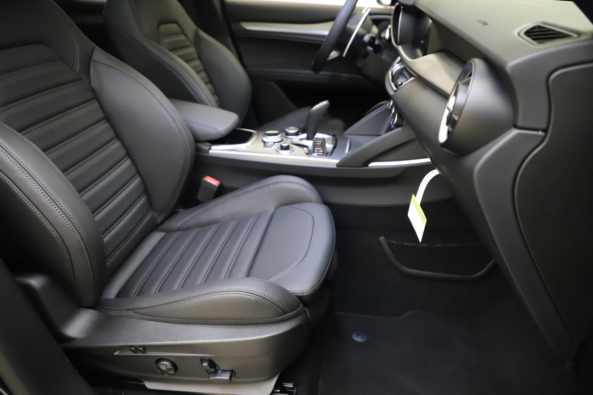 New 2021 Alfa Romeo Stelvio Ti Sport Q4 | St. Petersburg, FL