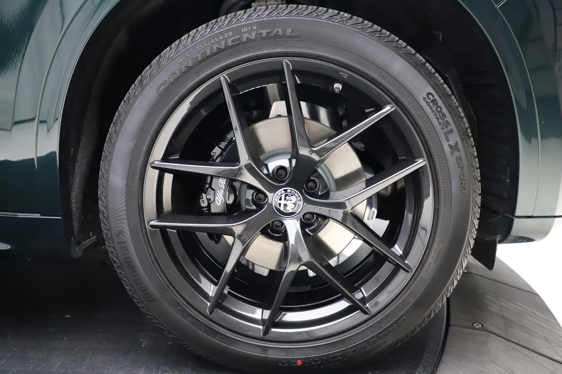 New 2021 Alfa Romeo Stelvio Ti Sport Q4 | St. Petersburg, FL