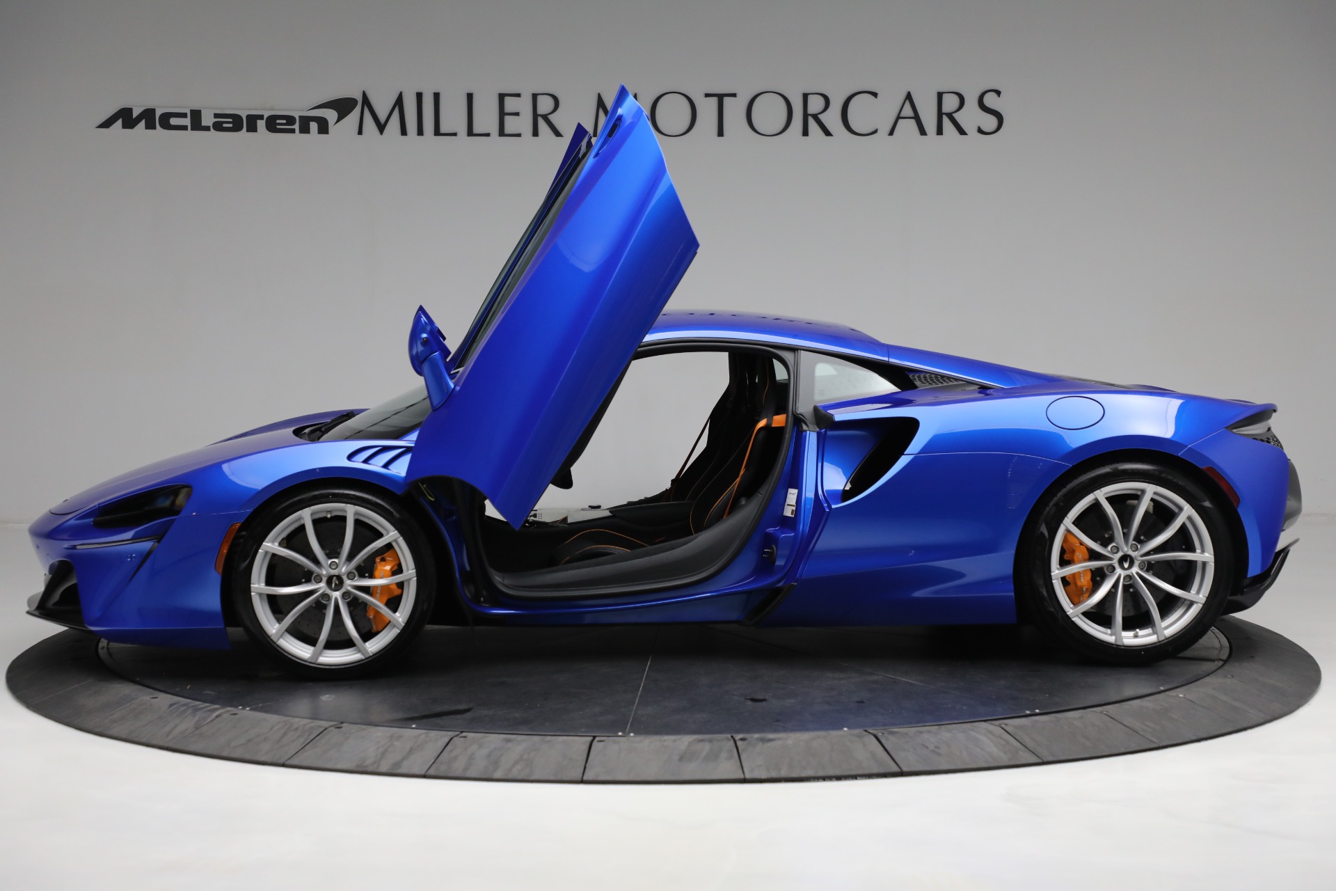 New 2023 McLaren Artura | St. Petersburg, FL