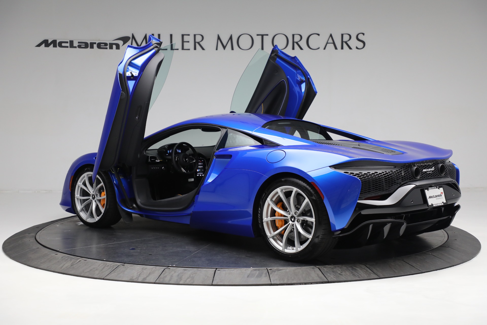 New 2023 McLaren Artura | St. Petersburg, FL