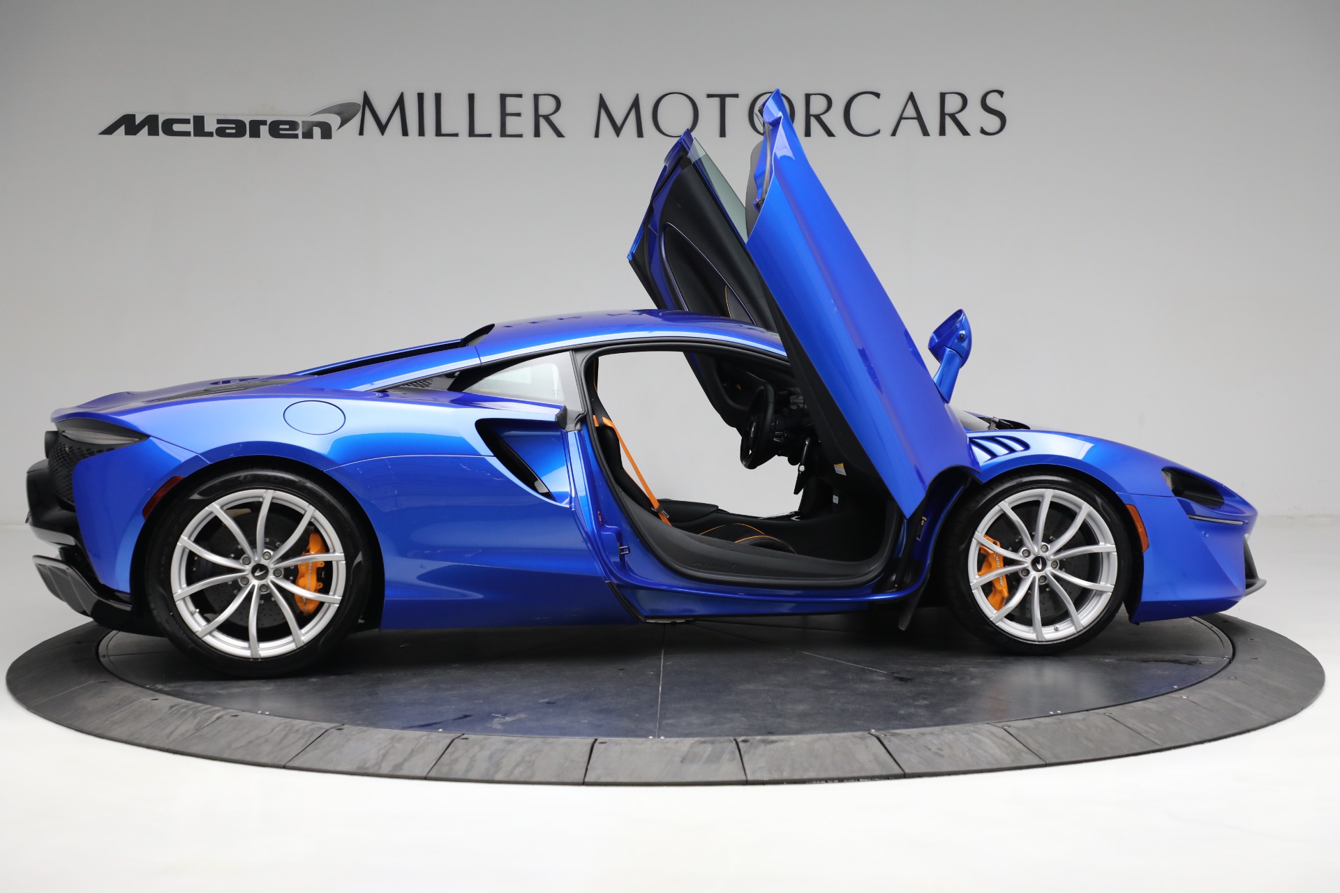 New 2023 McLaren Artura | St. Petersburg, FL