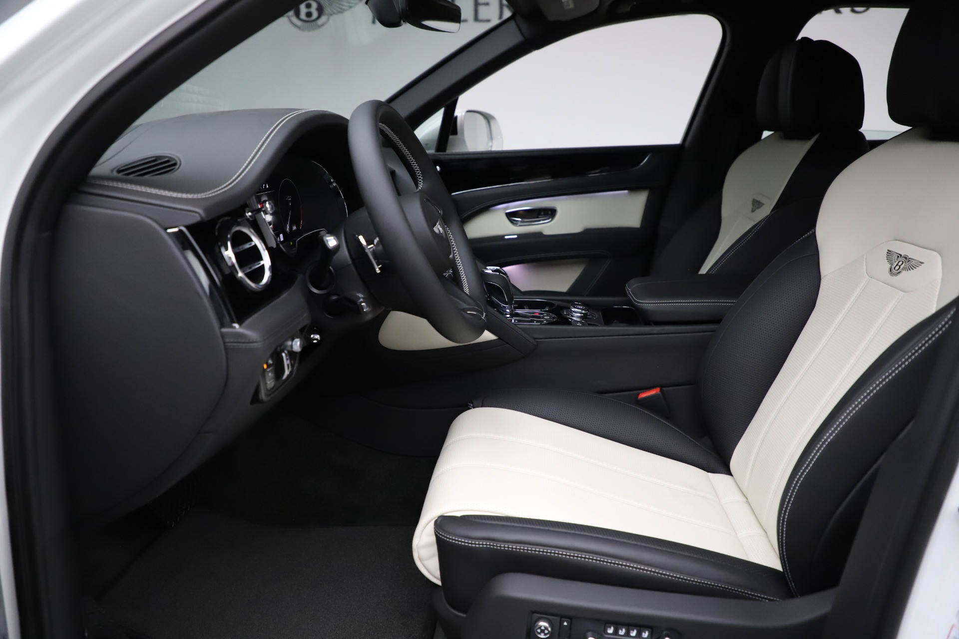 New 2021 Bentley Bentayga V8 | St. Petersburg, FL