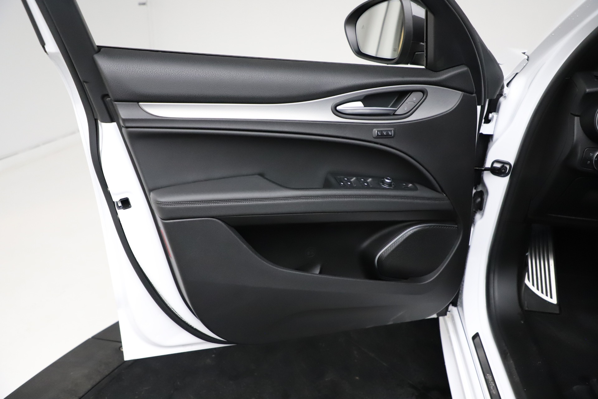 New 2021 Alfa Romeo Stelvio Ti Sport Q4 | St. Petersburg, FL