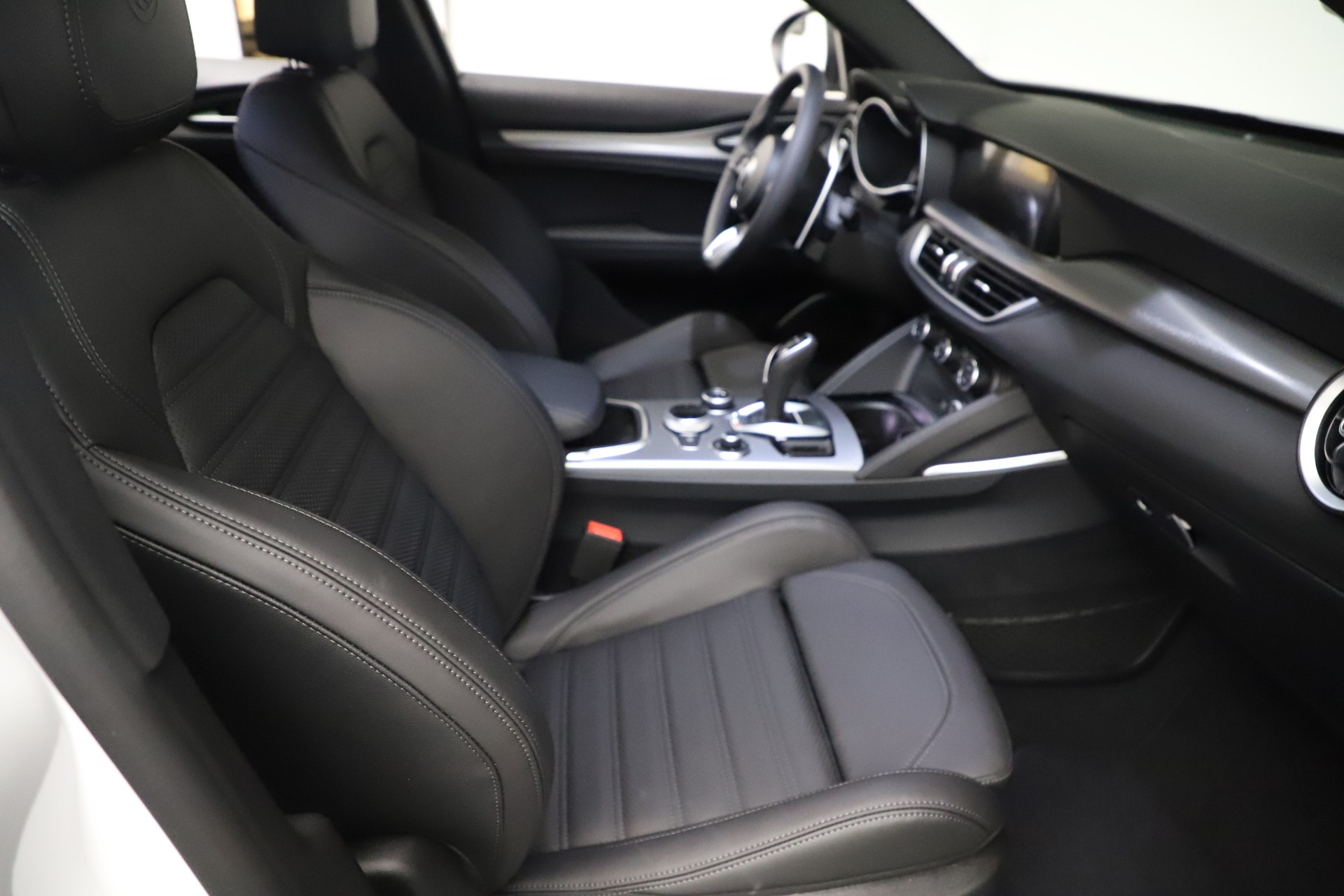 New 2021 Alfa Romeo Stelvio Ti Sport Q4 | St. Petersburg, FL