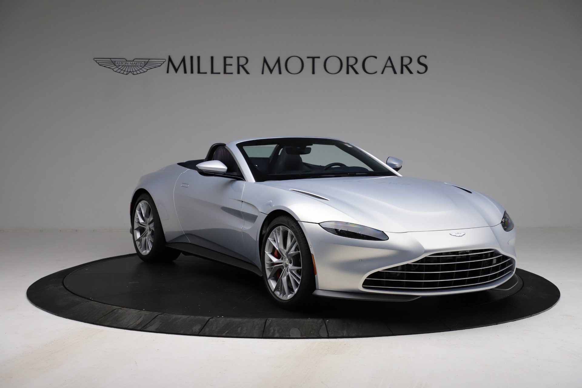 New 2021 Aston Martin Vantage Roadster | St. Petersburg, FL