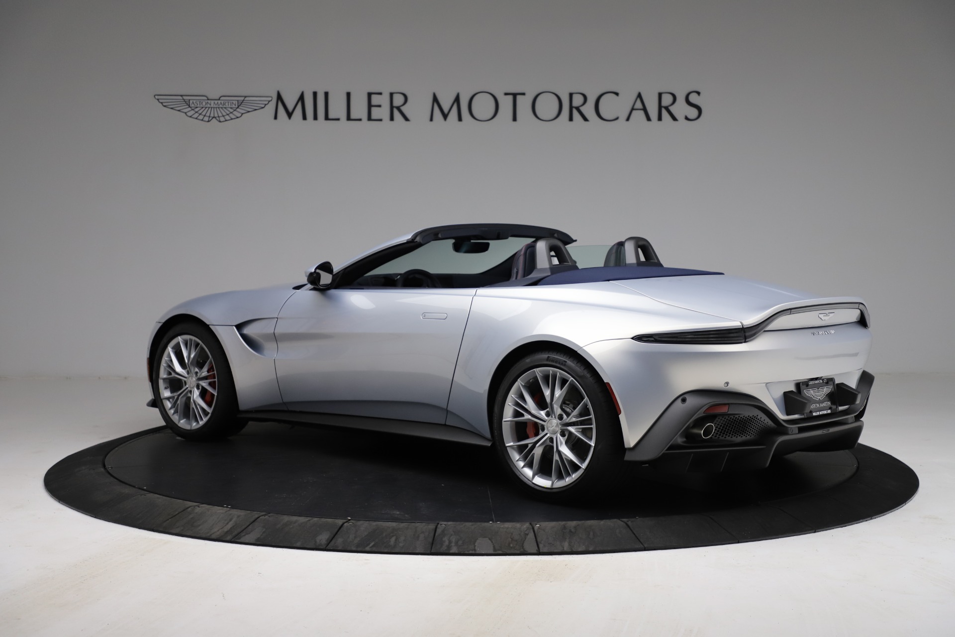 New 2021 Aston Martin Vantage Roadster | St. Petersburg, FL