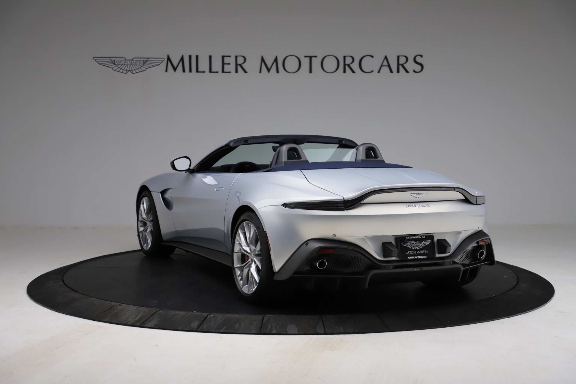 New 2021 Aston Martin Vantage Roadster | St. Petersburg, FL