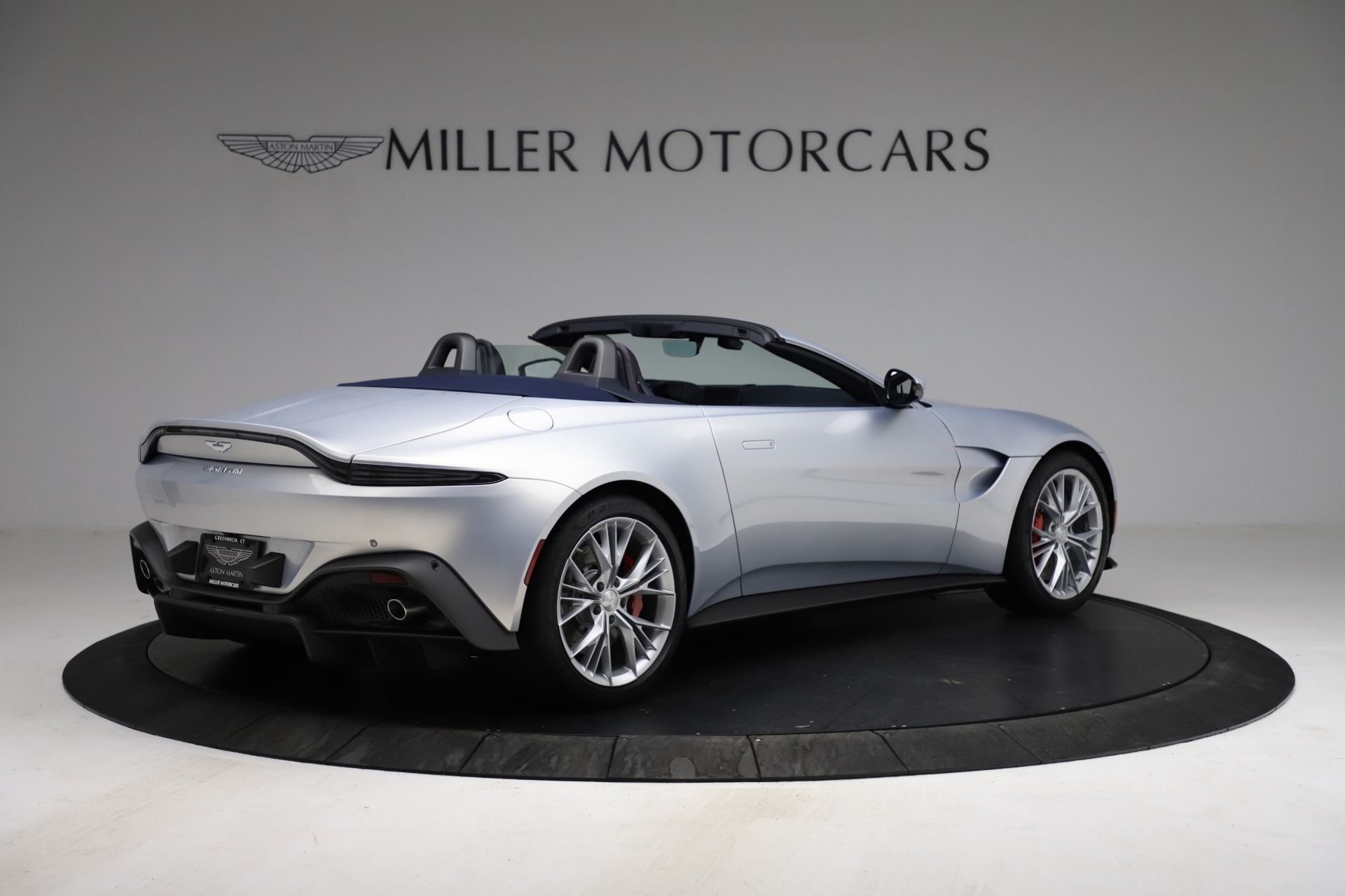 New 2021 Aston Martin Vantage Roadster | St. Petersburg, FL