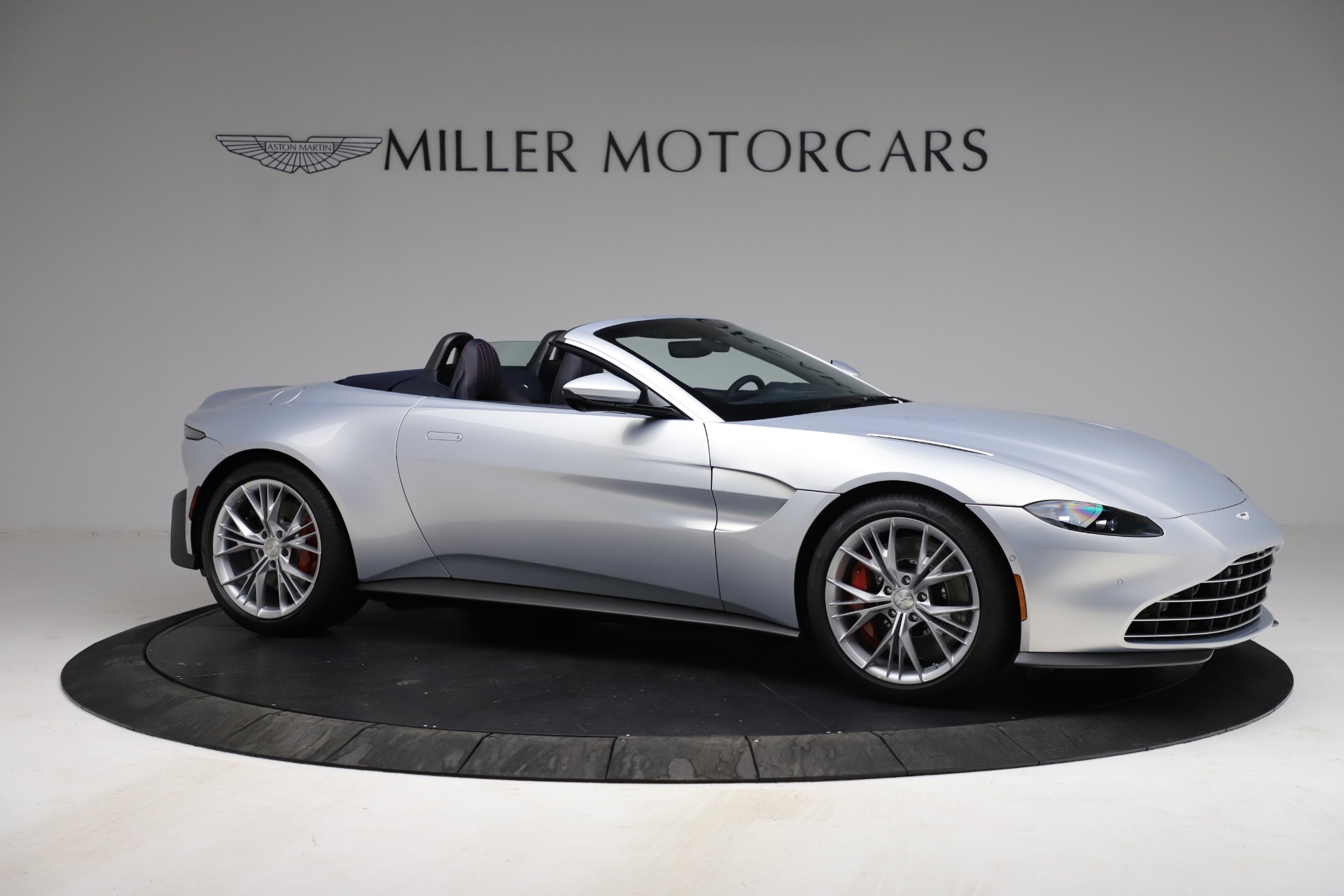 New 2021 Aston Martin Vantage Roadster | St. Petersburg, FL