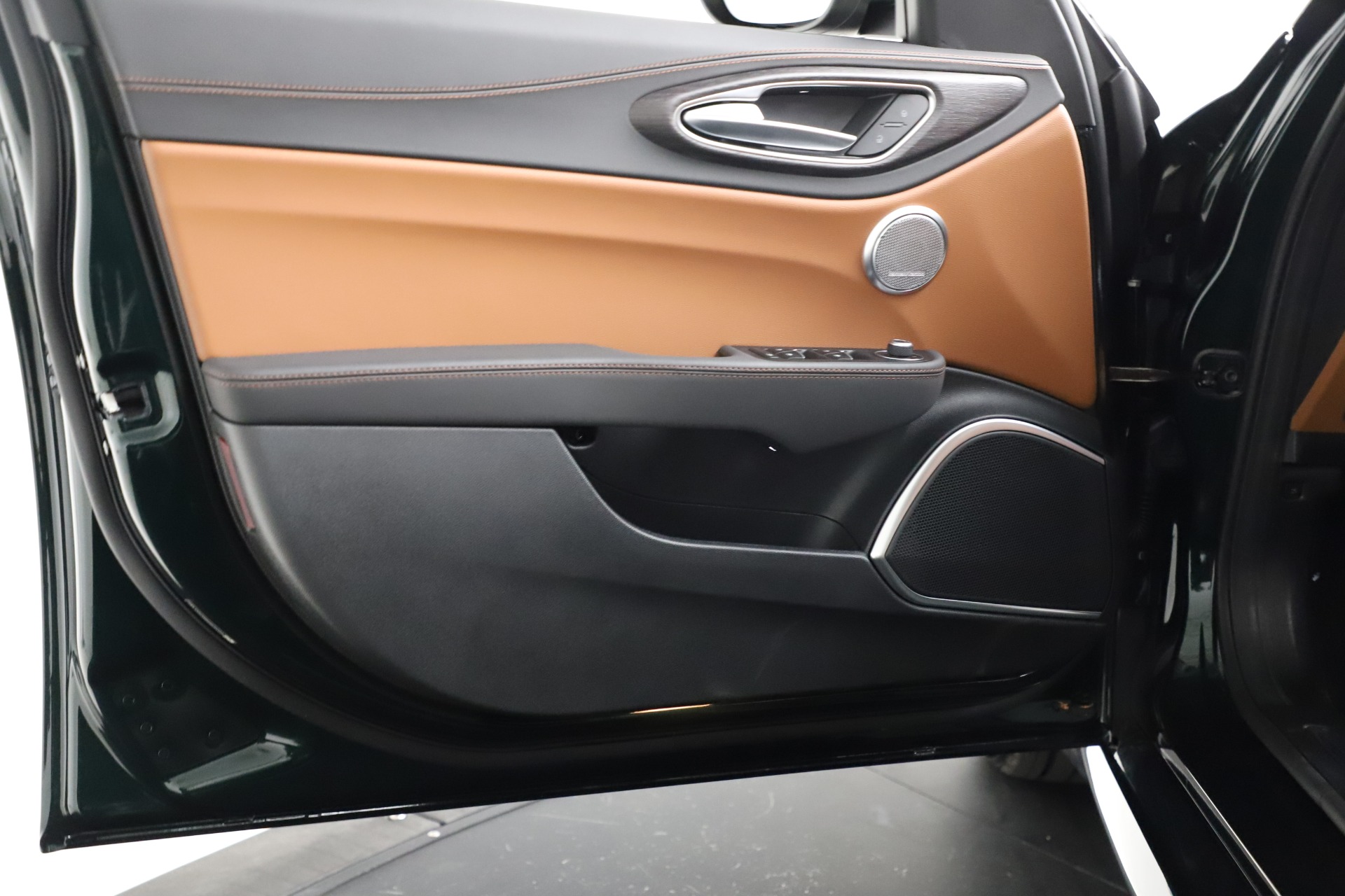 New 2021 Alfa Romeo Giulia Ti Q4 | St. Petersburg, FL