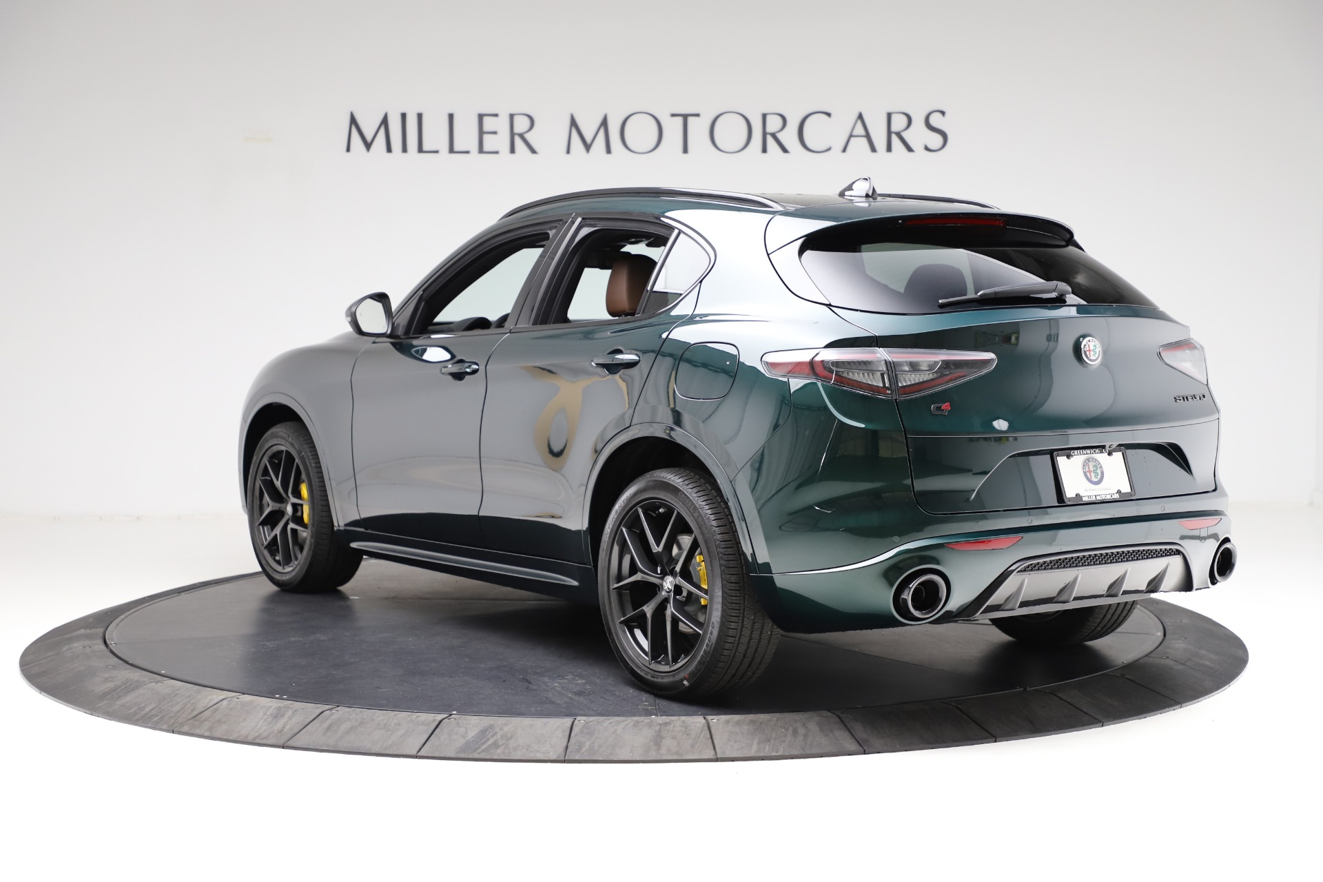 New 2021 Alfa Romeo Stelvio Ti Sport Q4 | St. Petersburg, FL