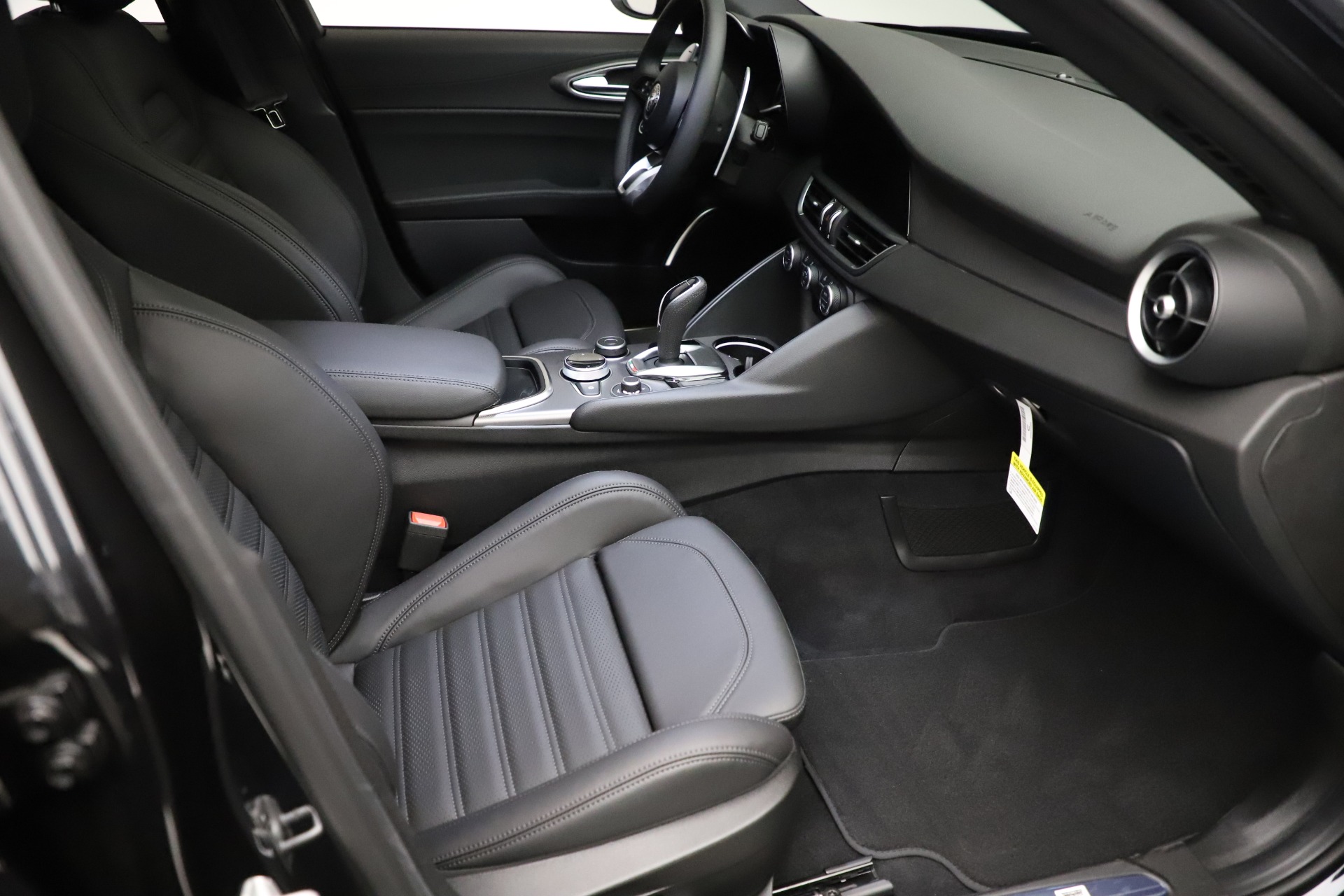 New 2021 Alfa Romeo Giulia Ti Sport Q4 | St. Petersburg, FL