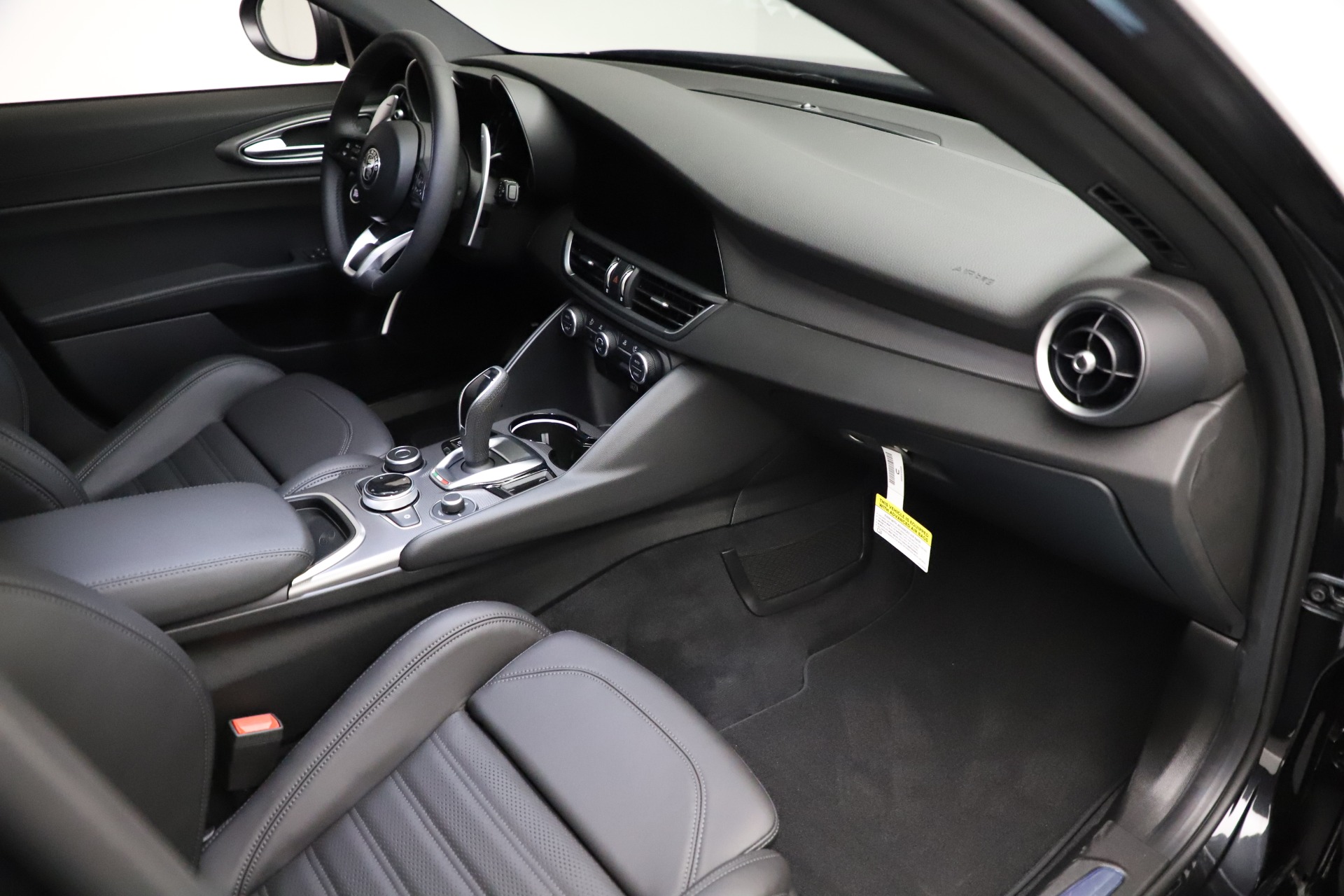 New 2021 Alfa Romeo Giulia Ti Sport Q4 | St. Petersburg, FL