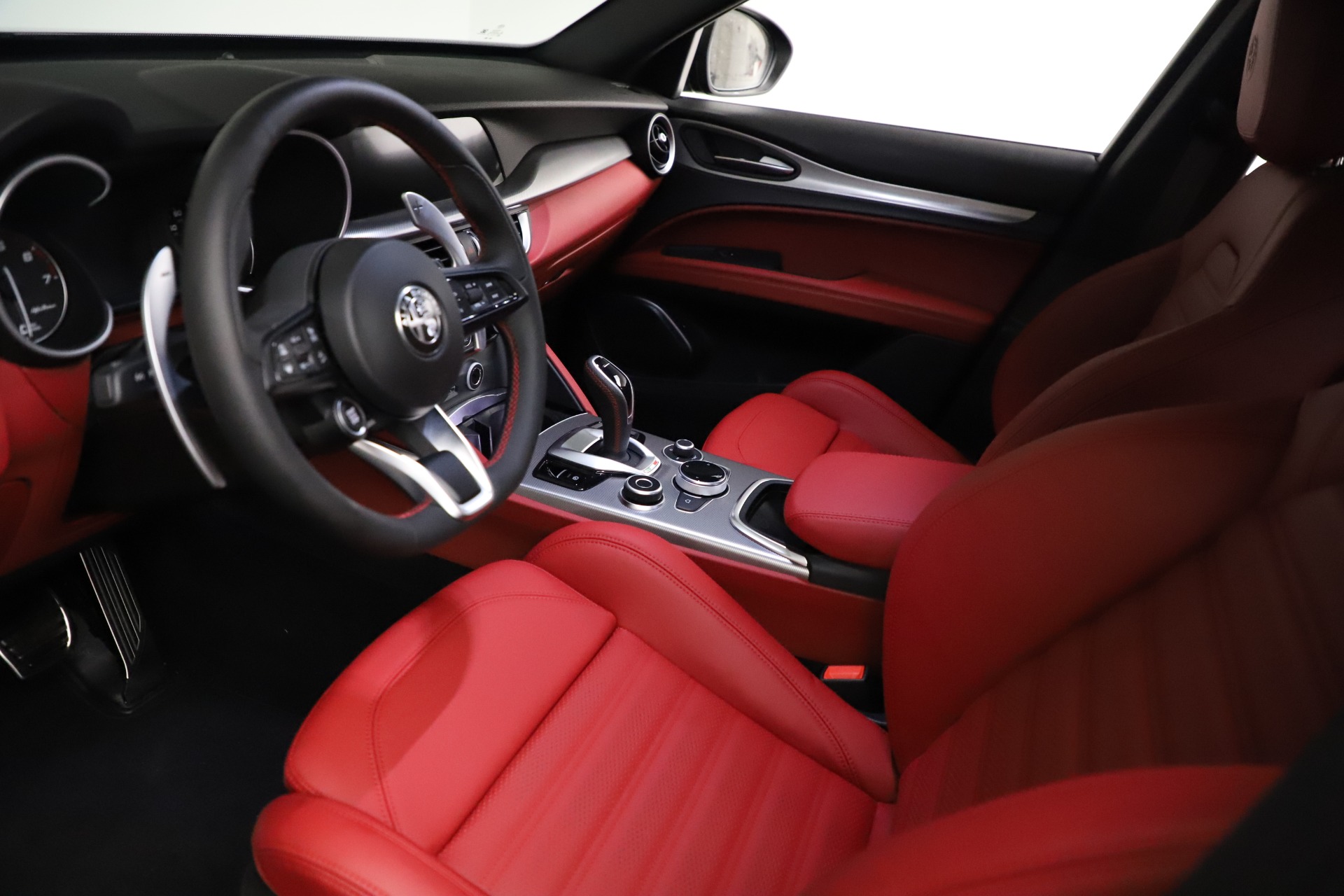New 2021 Alfa Romeo Stelvio Ti Sport Q4 | St. Petersburg, FL