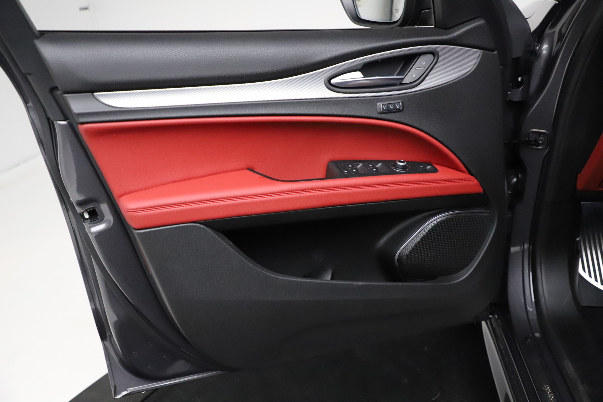 New 2021 Alfa Romeo Stelvio Ti Sport Q4 | St. Petersburg, FL