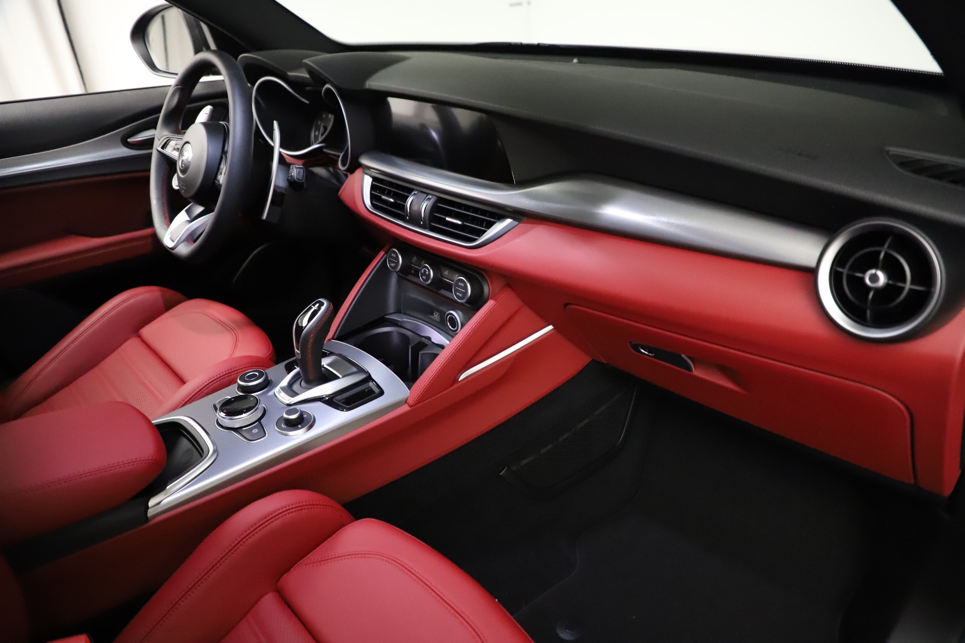 New 2021 Alfa Romeo Stelvio Ti Sport Q4 | St. Petersburg, FL