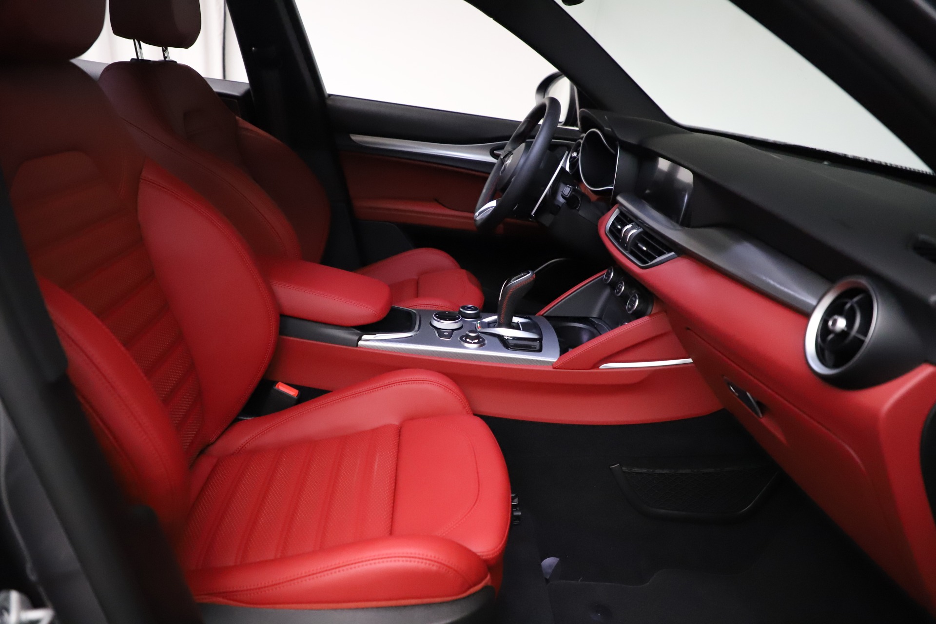 New 2021 Alfa Romeo Stelvio Ti Sport Q4 | St. Petersburg, FL