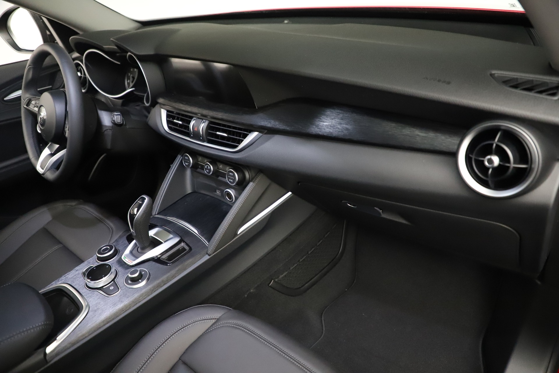 New 2021 Alfa Romeo Stelvio Q4 | St. Petersburg, FL