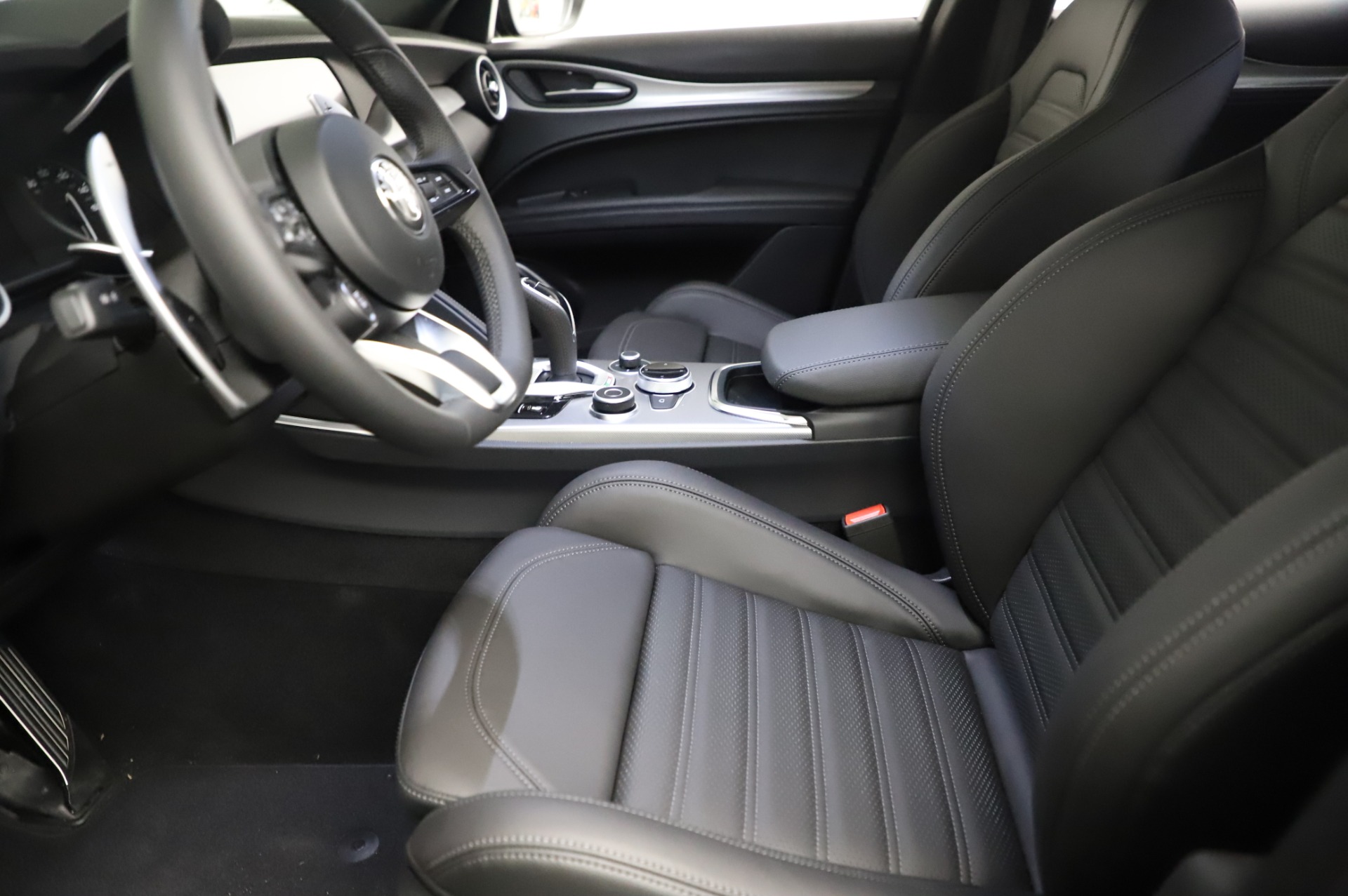 New 2021 Alfa Romeo Stelvio Ti Sport Q4 | St. Petersburg, FL