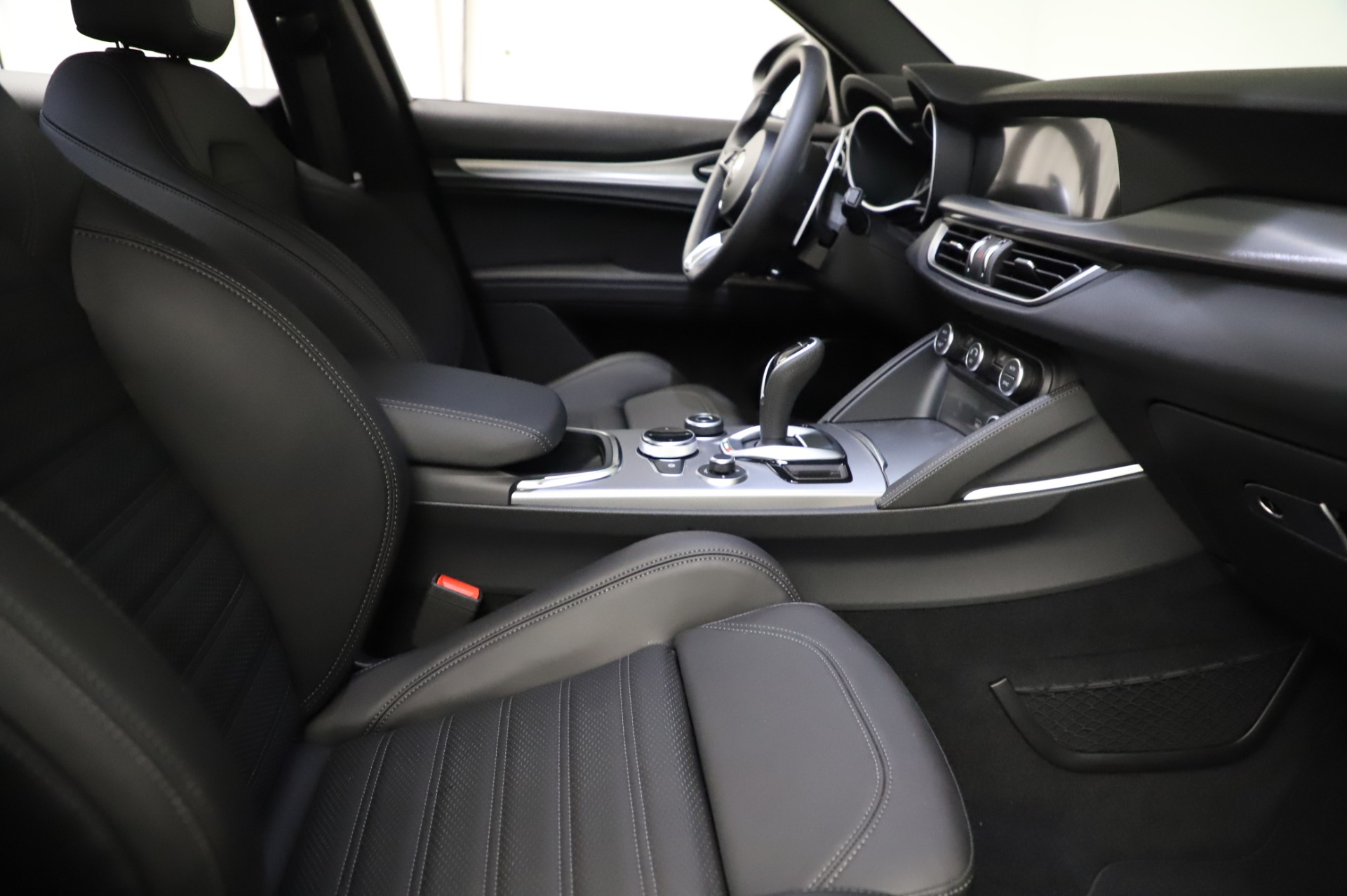 New 2021 Alfa Romeo Stelvio Ti Sport Q4 | St. Petersburg, FL