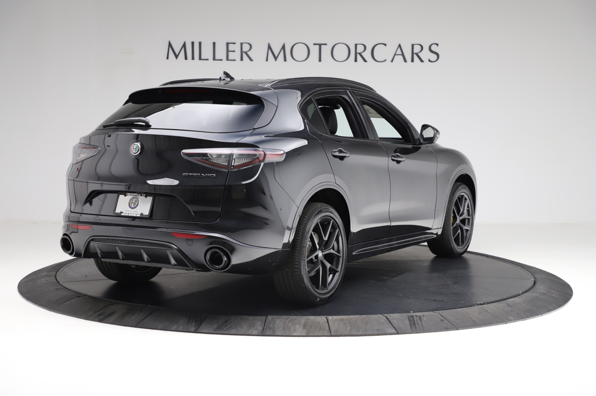 New 2021 Alfa Romeo Stelvio Ti Sport Q4 | St. Petersburg, FL