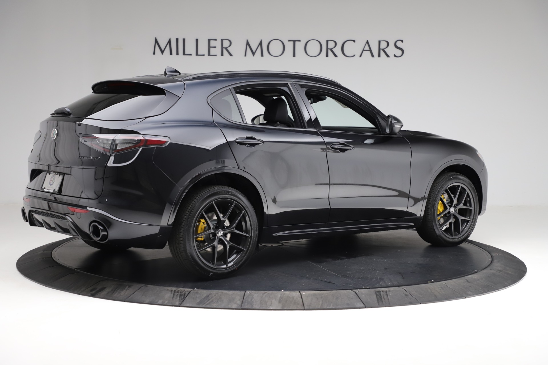 New 2021 Alfa Romeo Stelvio Ti Sport Q4 | St. Petersburg, FL