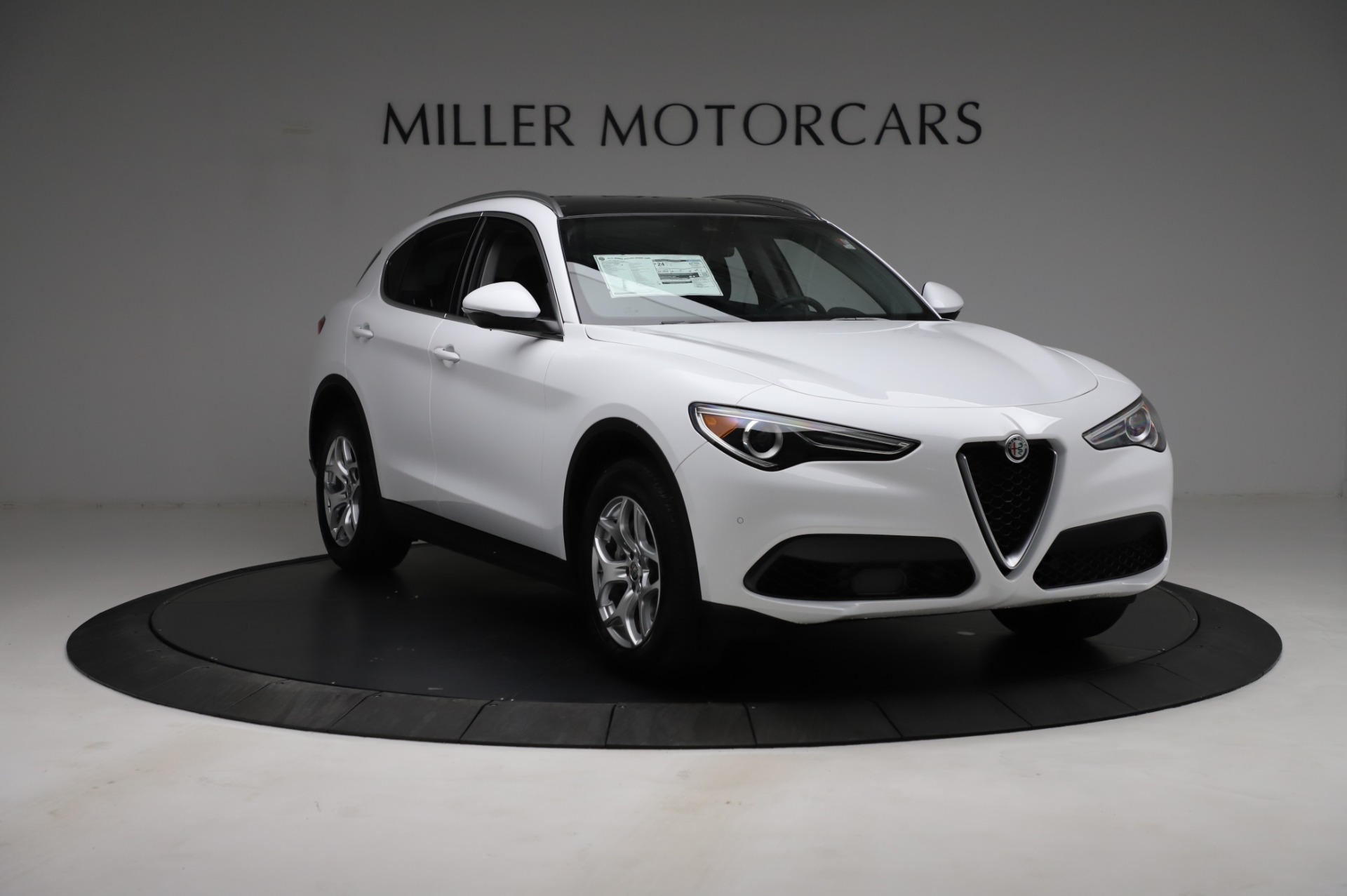 New 2021 Alfa Romeo Stelvio Q4 | St. Petersburg, FL