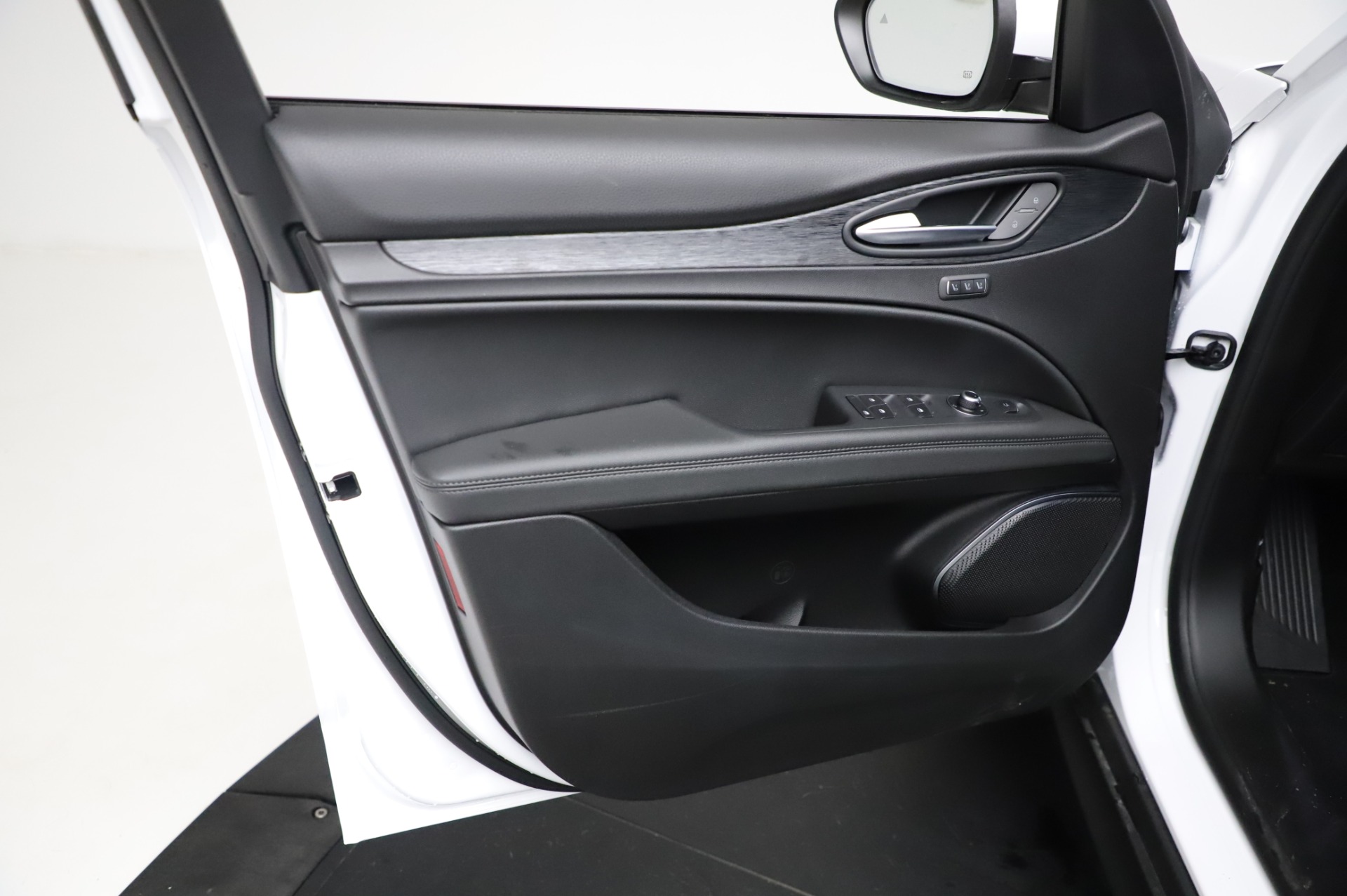 New 2021 Alfa Romeo Stelvio Q4 | St. Petersburg, FL