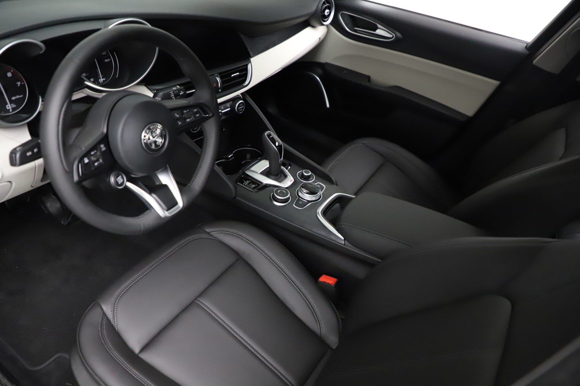 New 2021 Alfa Romeo Giulia Q4 | St. Petersburg, FL