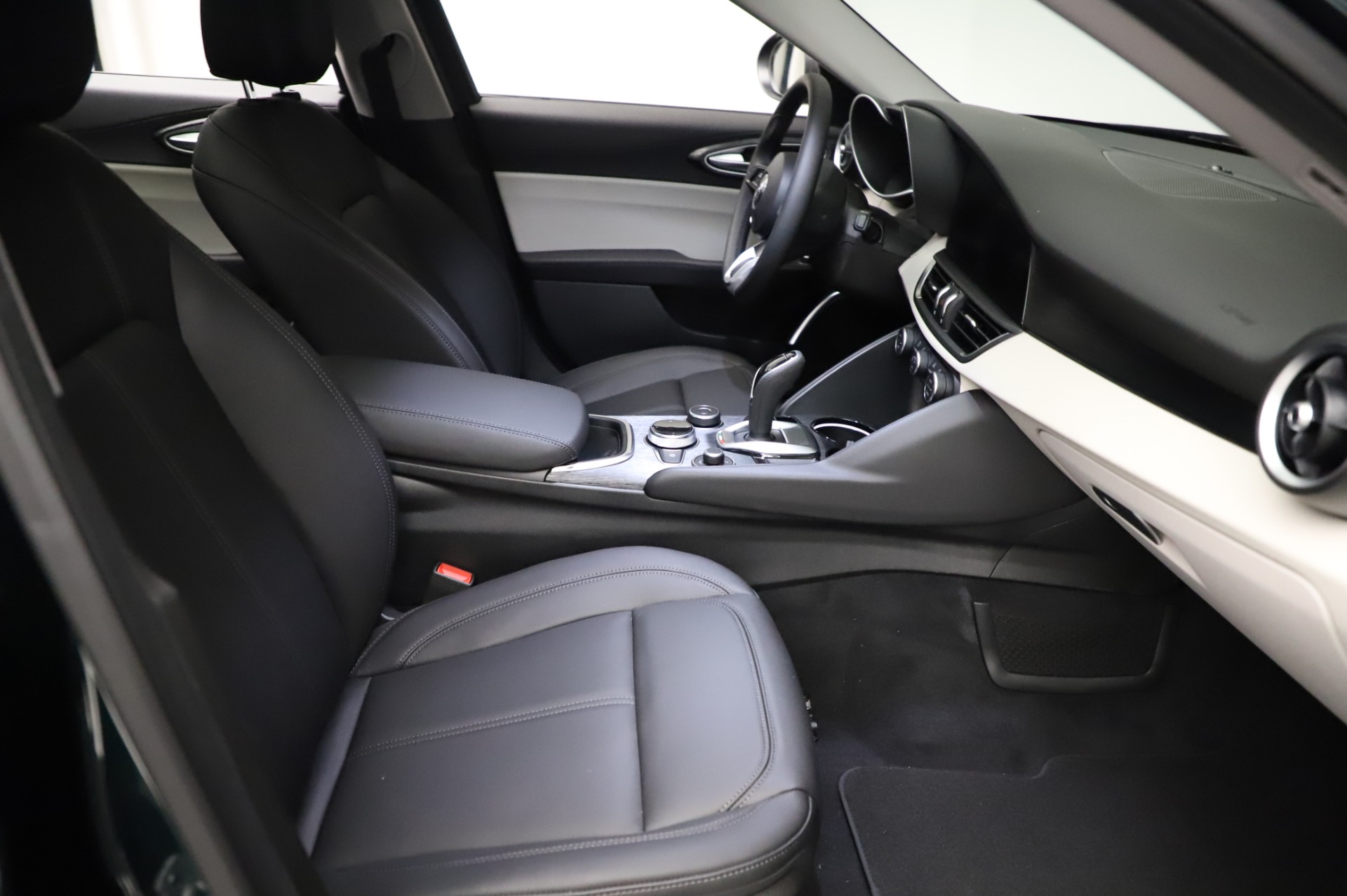 New 2021 Alfa Romeo Giulia Q4 | St. Petersburg, FL