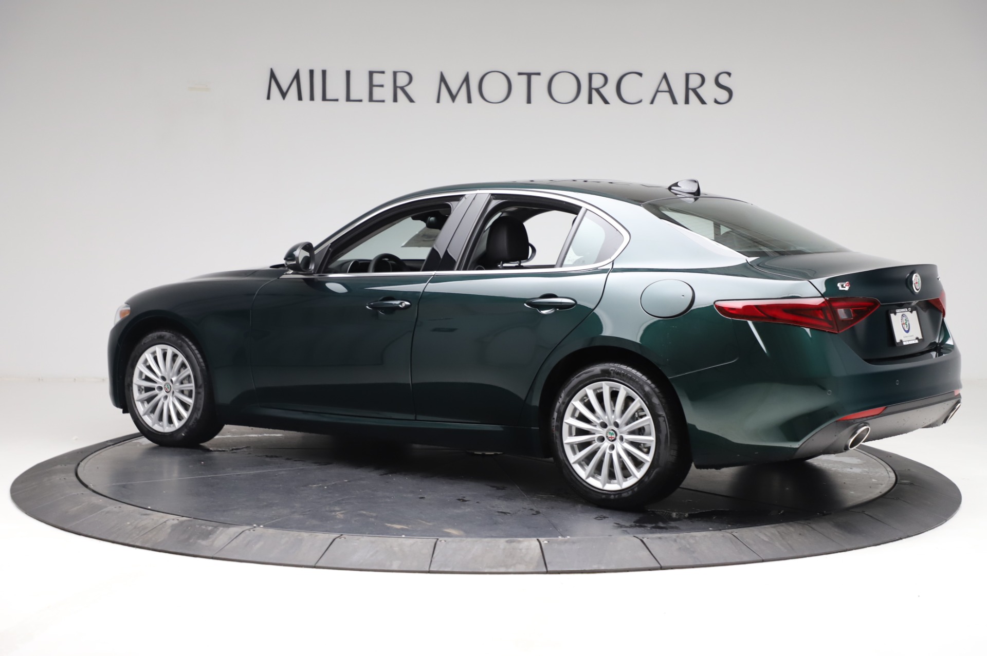 New 2021 Alfa Romeo Giulia Q4 | St. Petersburg, FL